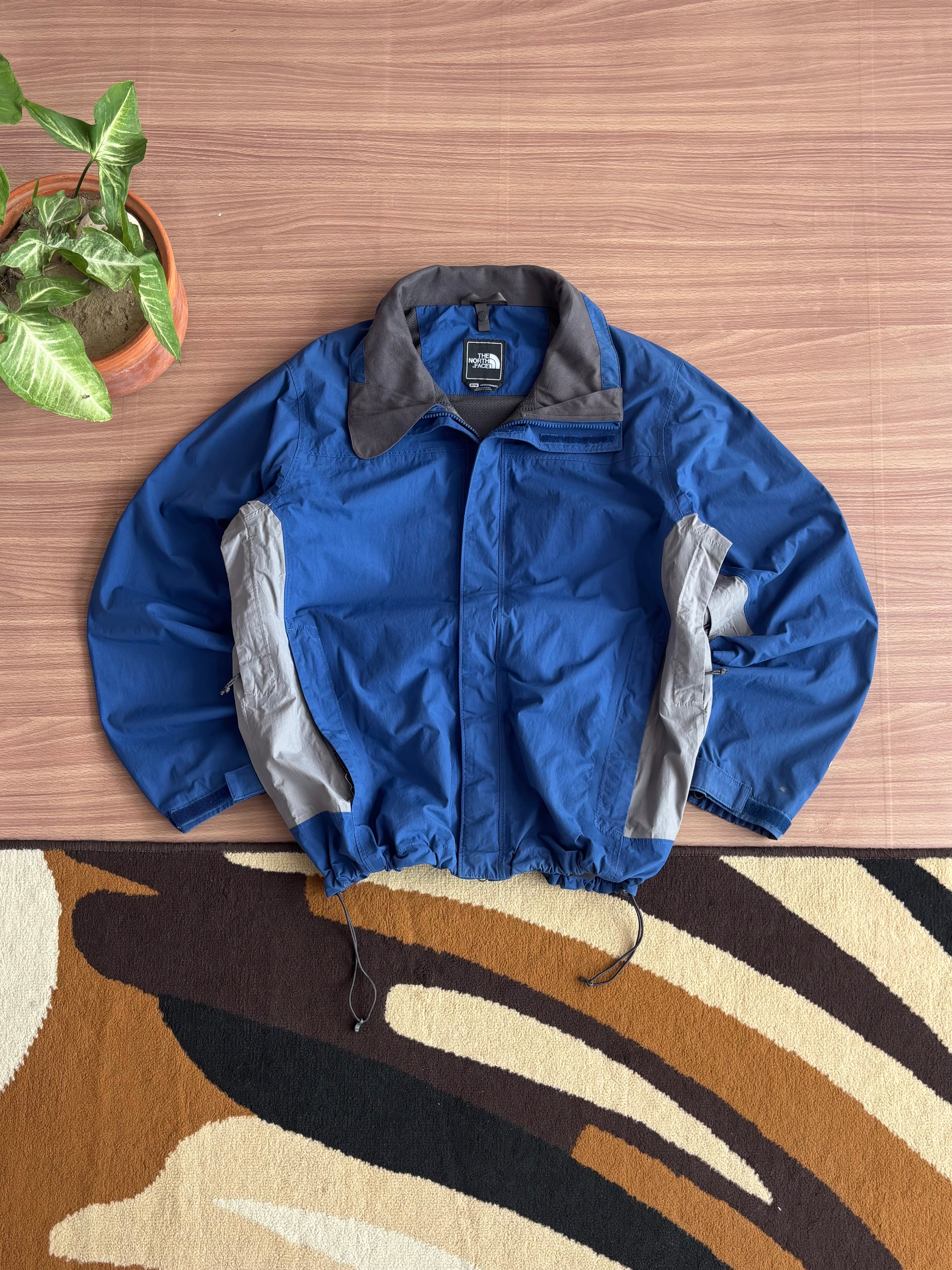 The North Face HyVent shell (L)