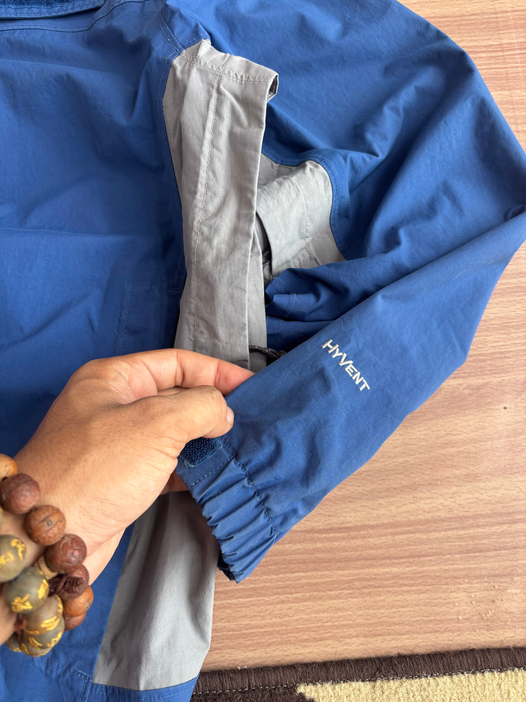 The North Face HyVent shell (L)