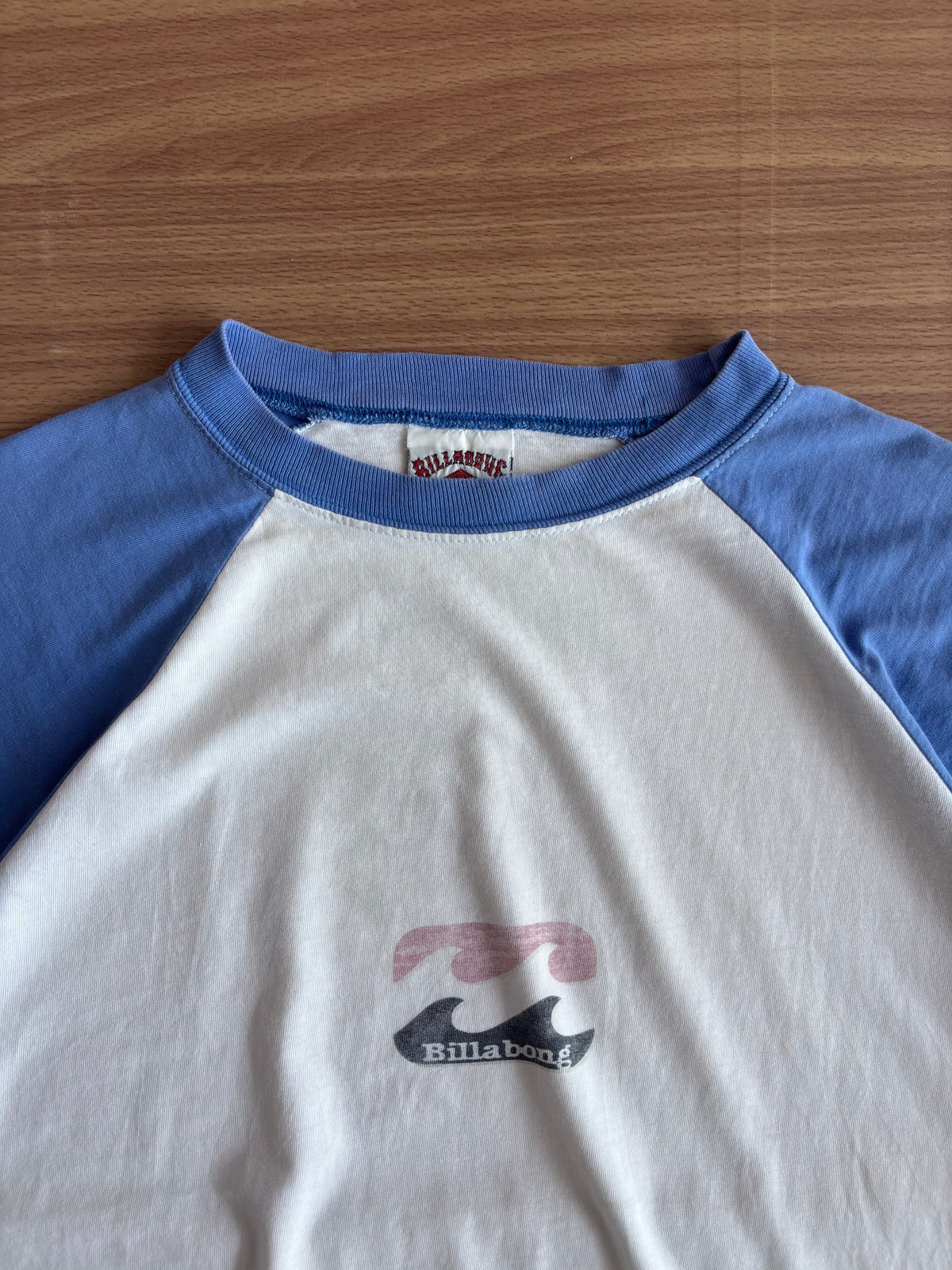 vintage Billabong raglan tee (L)
