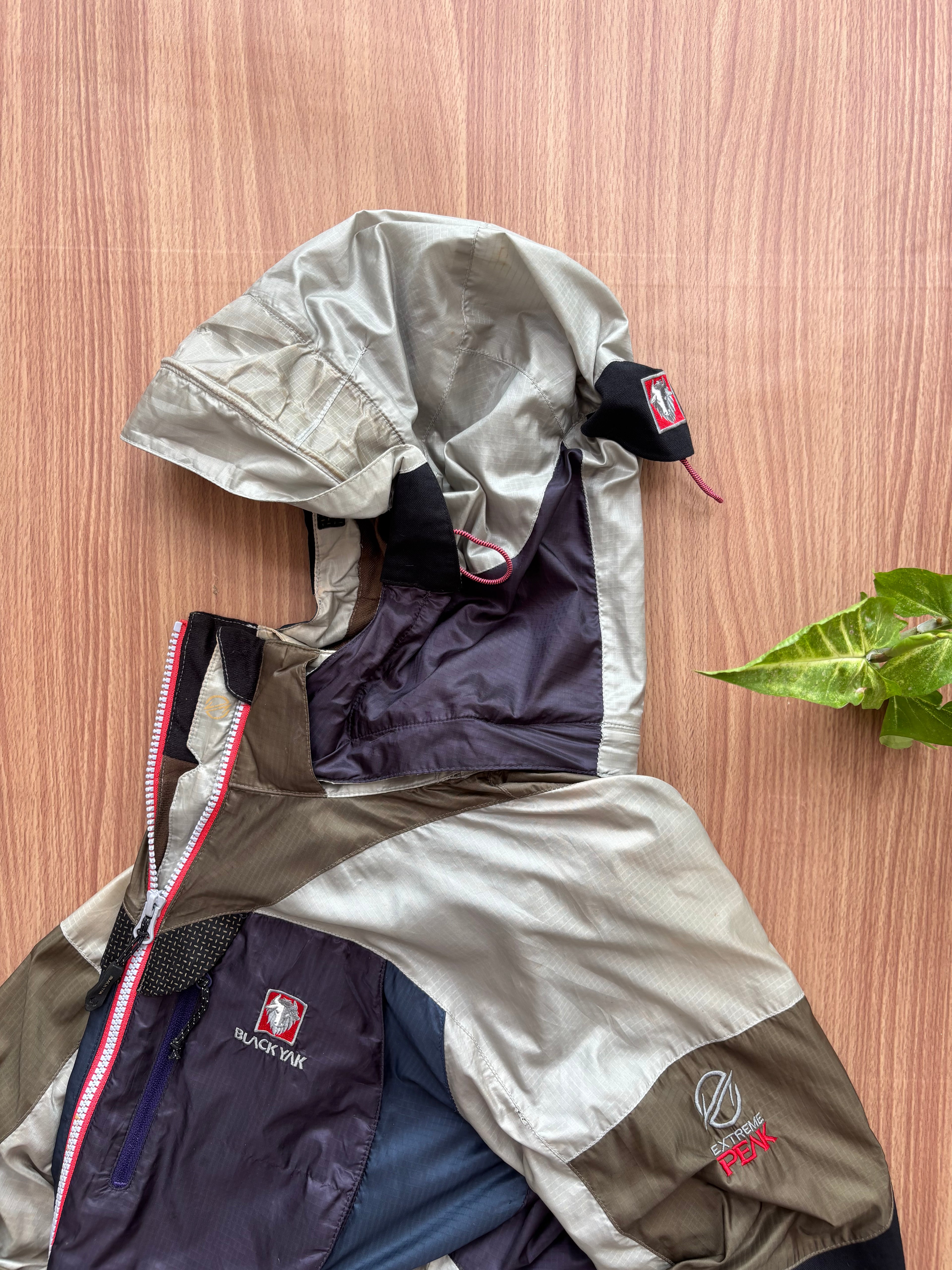 BlackYak Lightweight Shell Jacket (S)