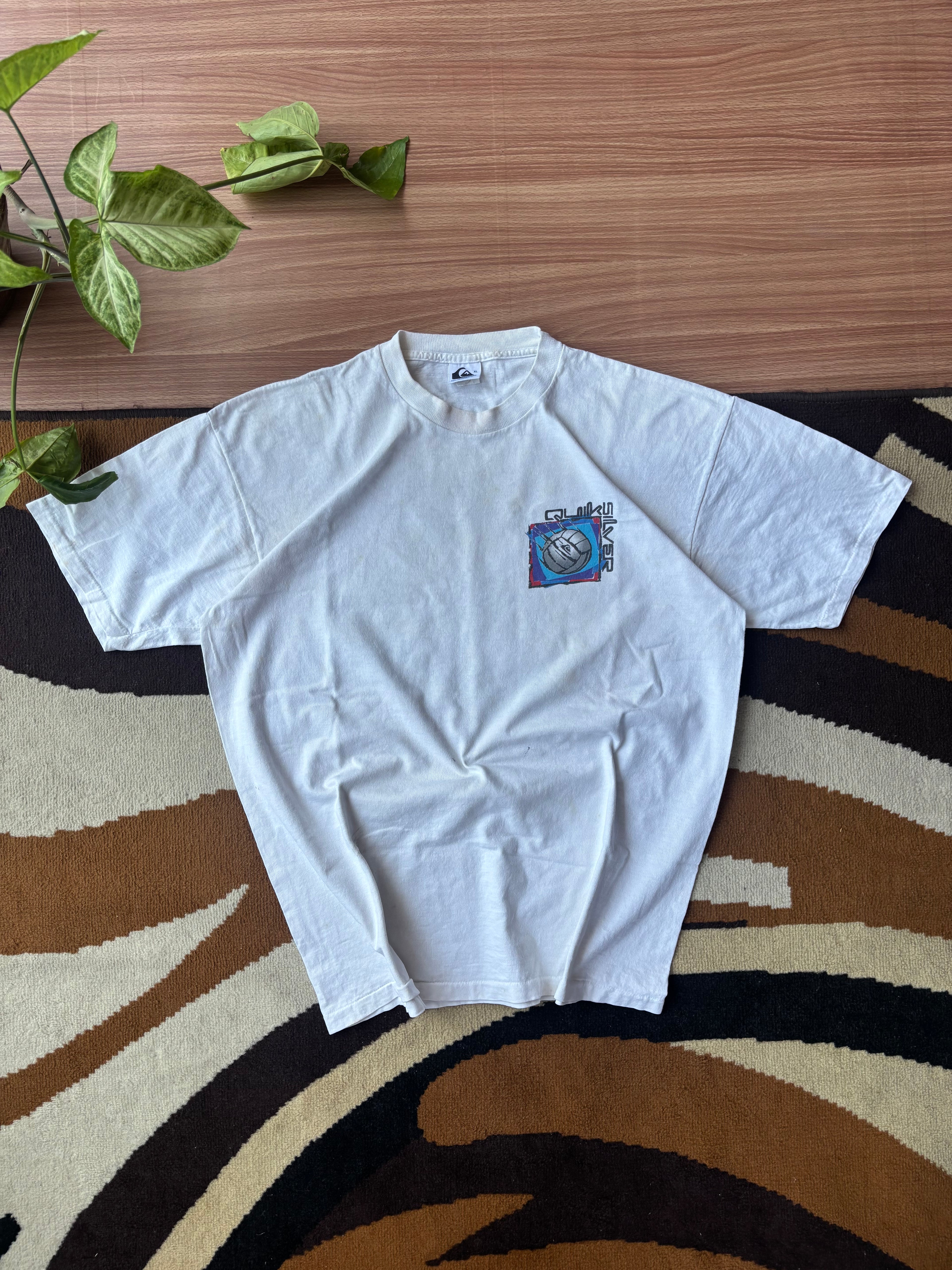 Vintage 90’s Quiksilver tee (L)