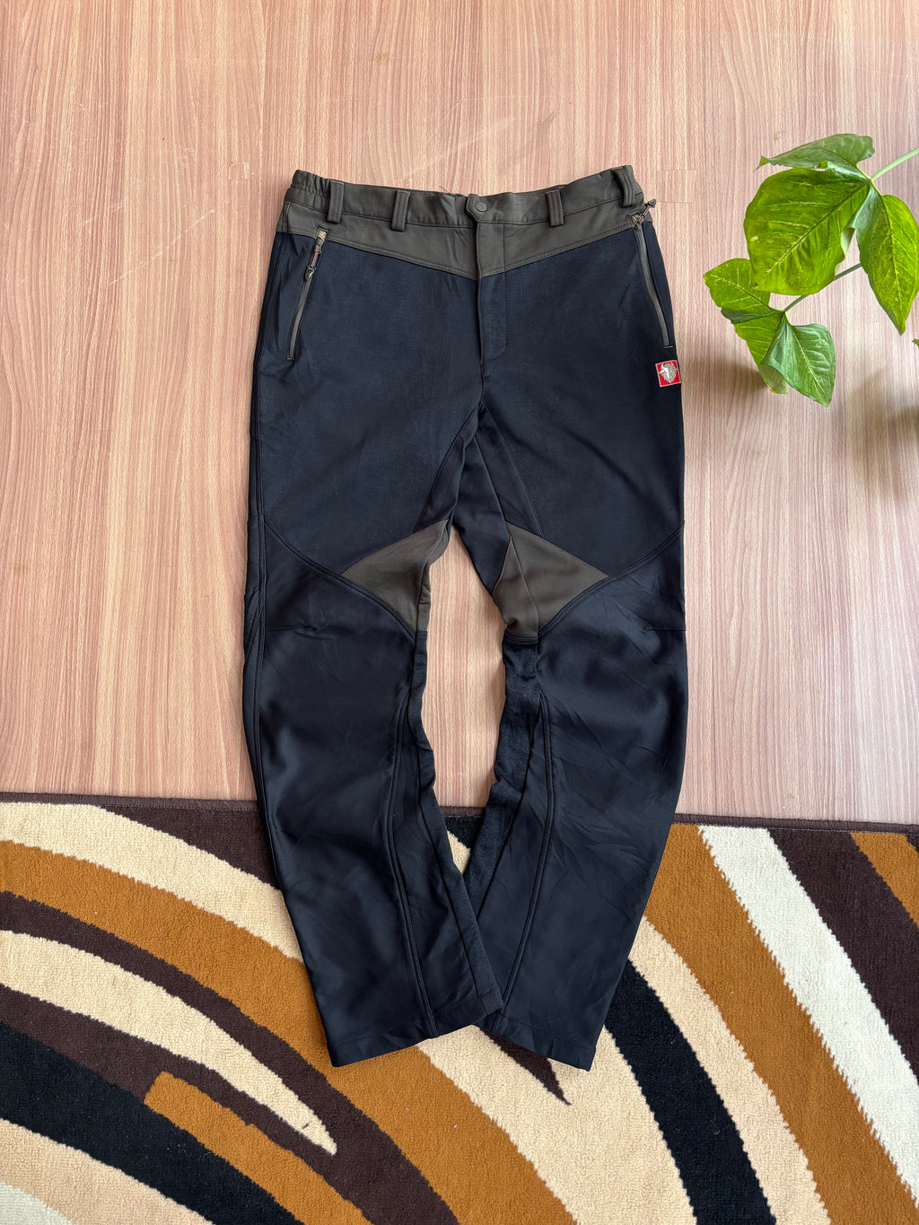 Black yak outdoor pants