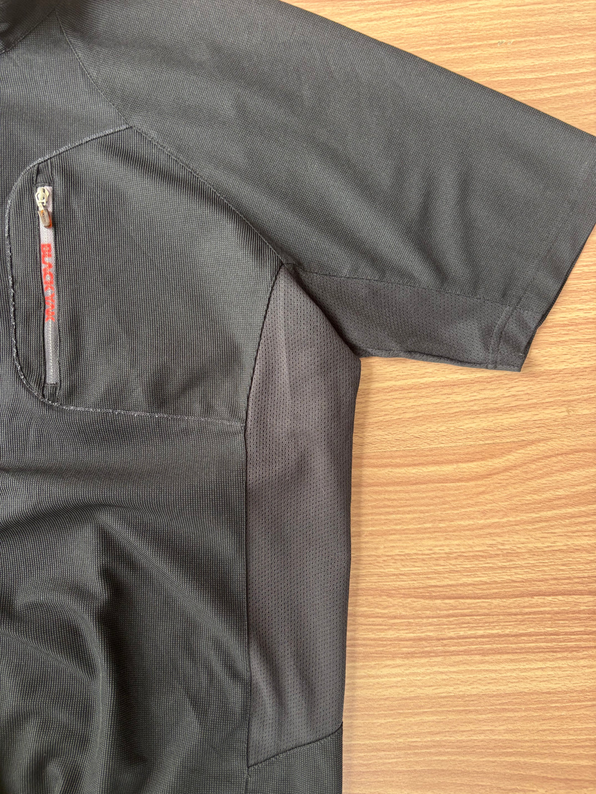 BlackYak tee (L)