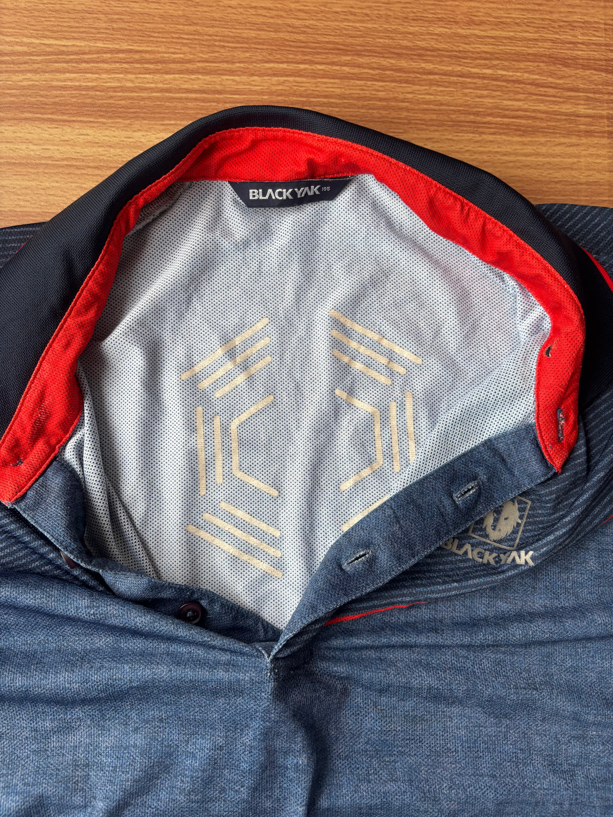 BlackYak polo tee (L)