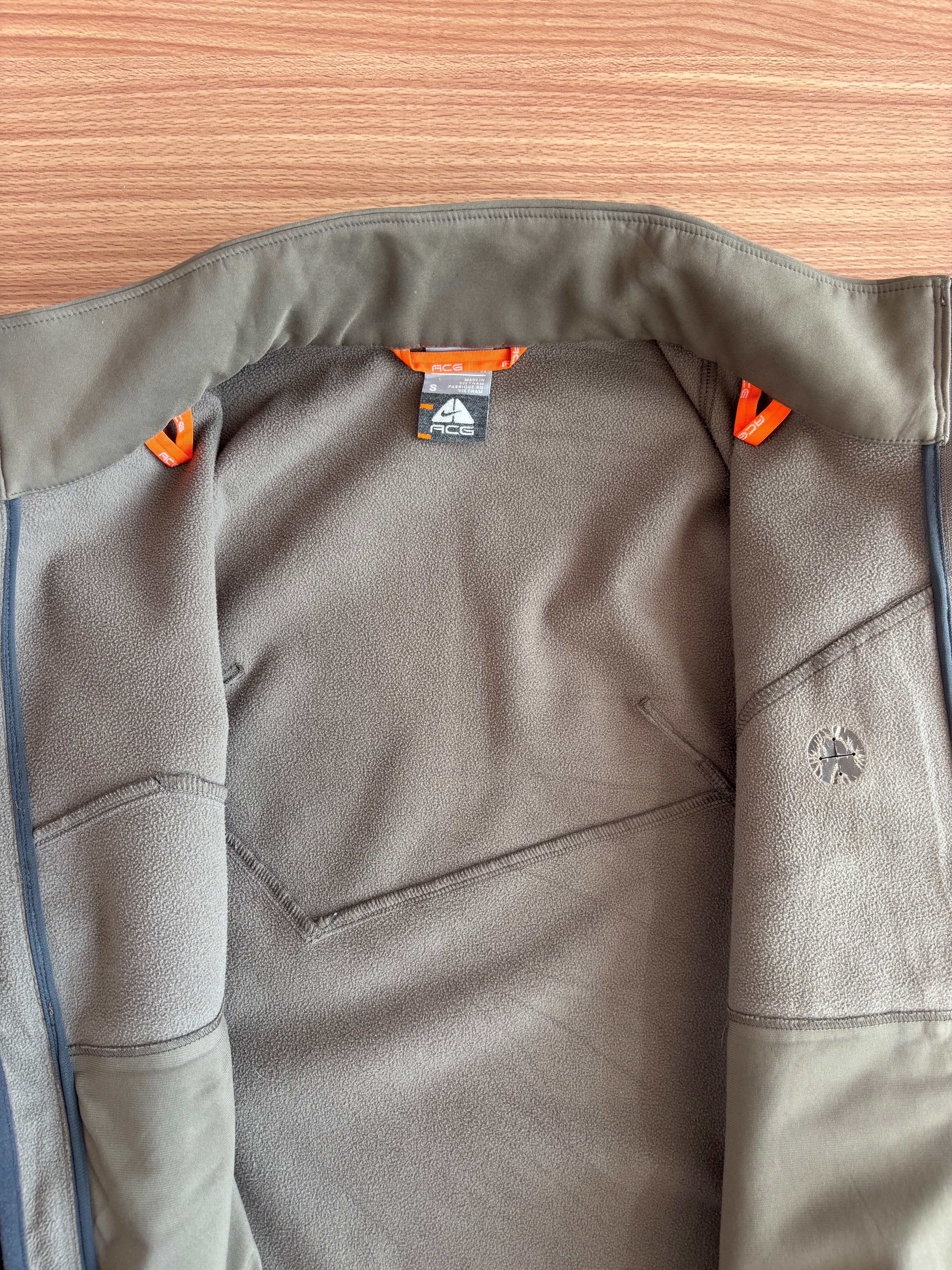 Nike ACG SoftShell