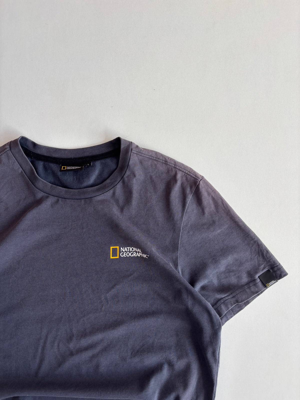 National Geographic tee (M)