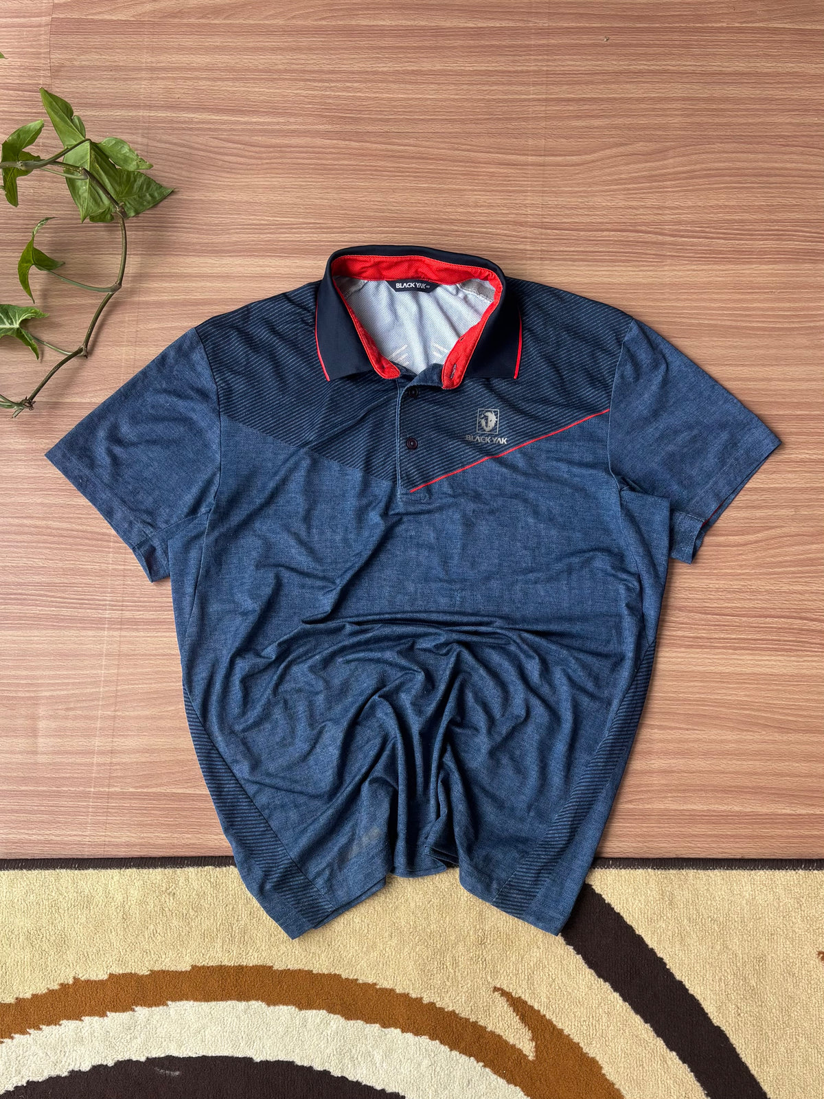 BlackYak polo tee (L)