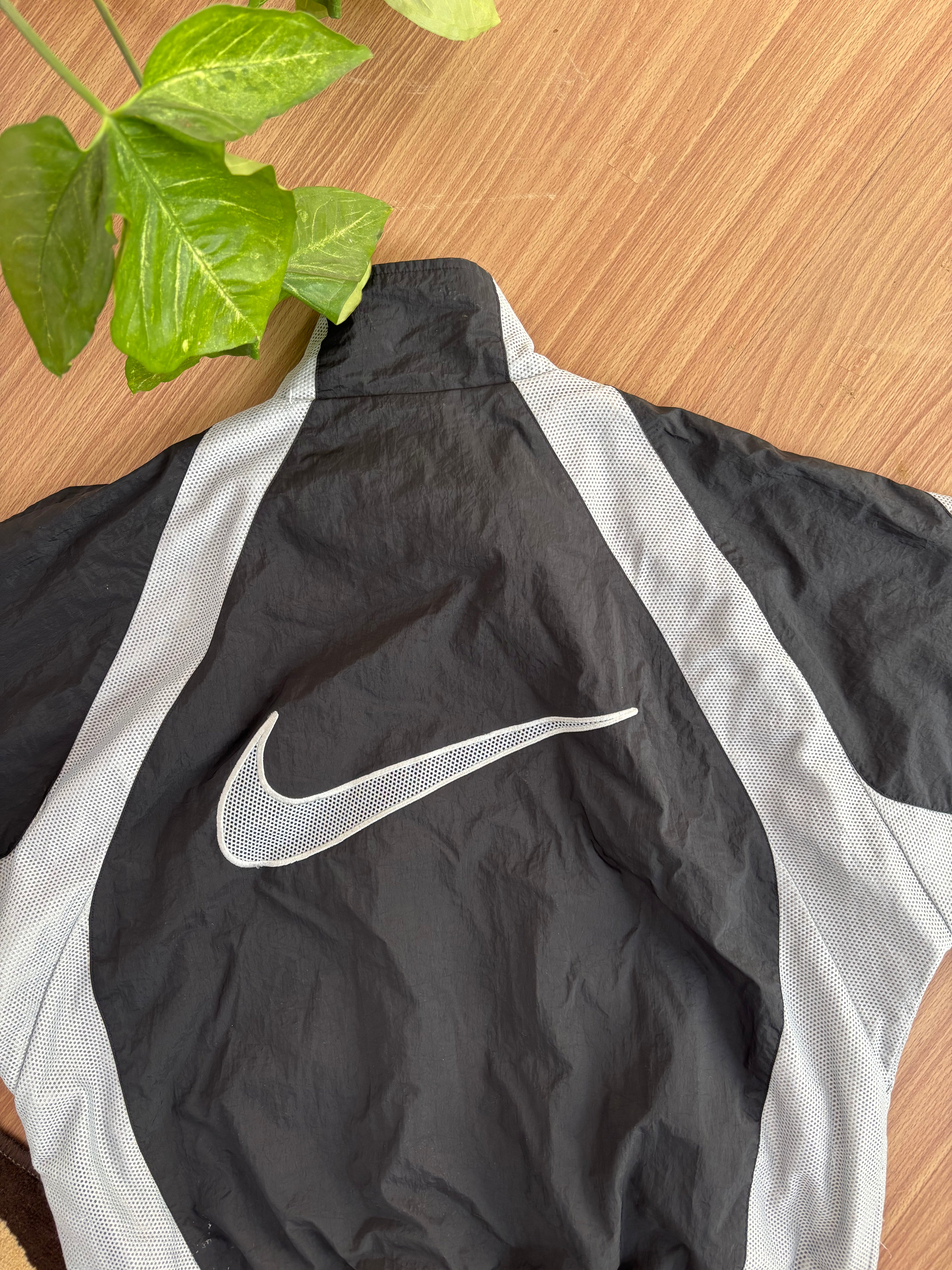 90’s Nike air big swoosh