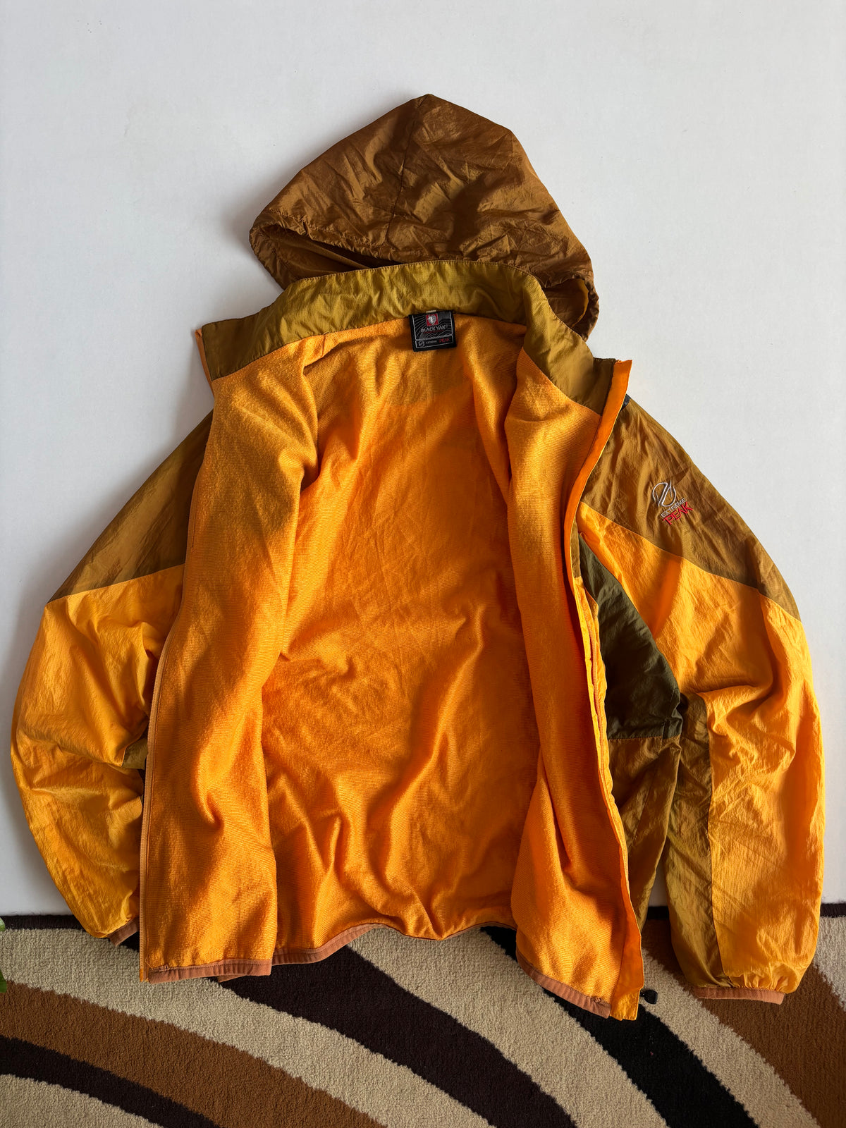 Blackyak extreme peak jacket (M)