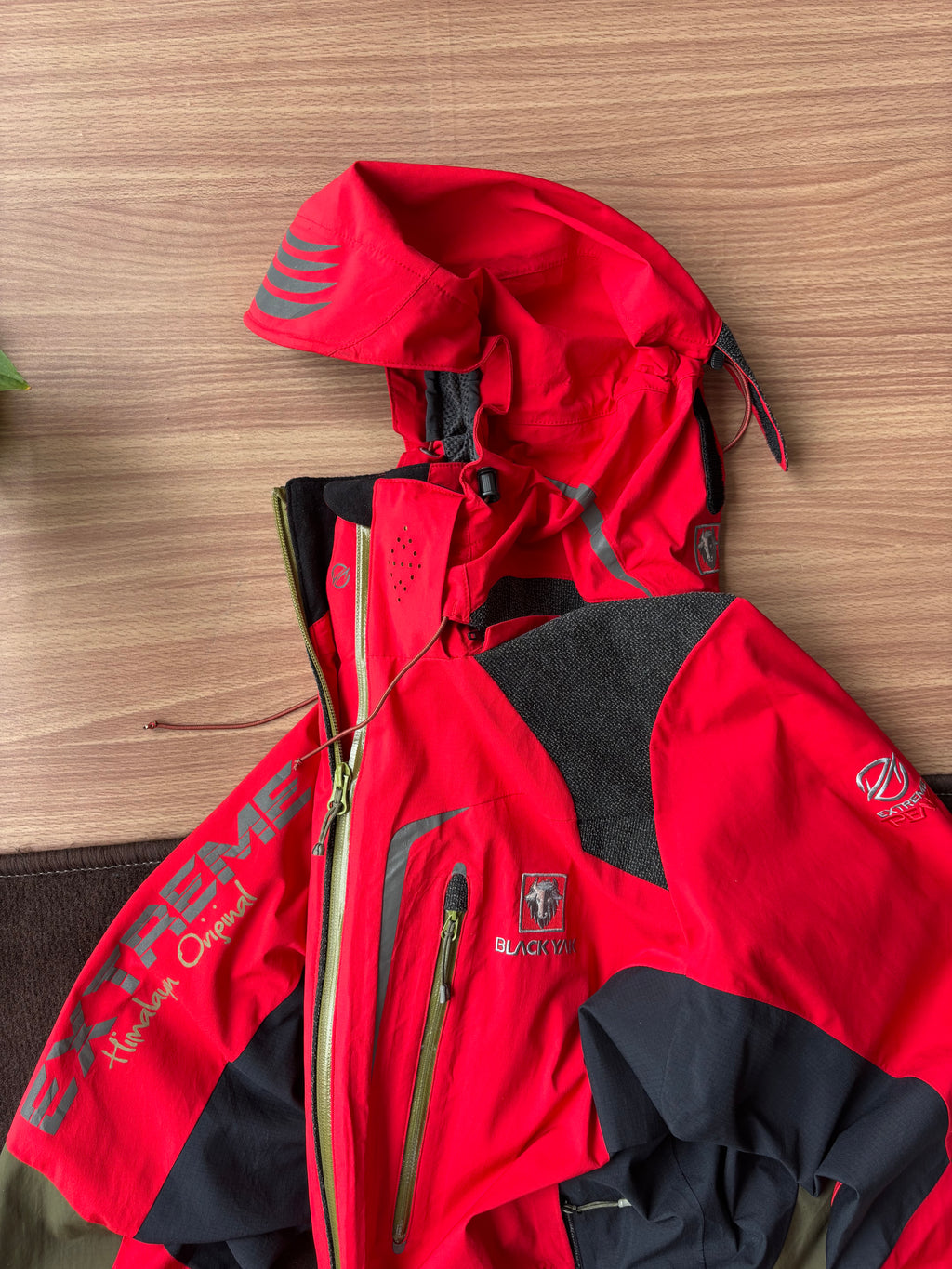 BlackYak extreme peak Goretex shell (L)