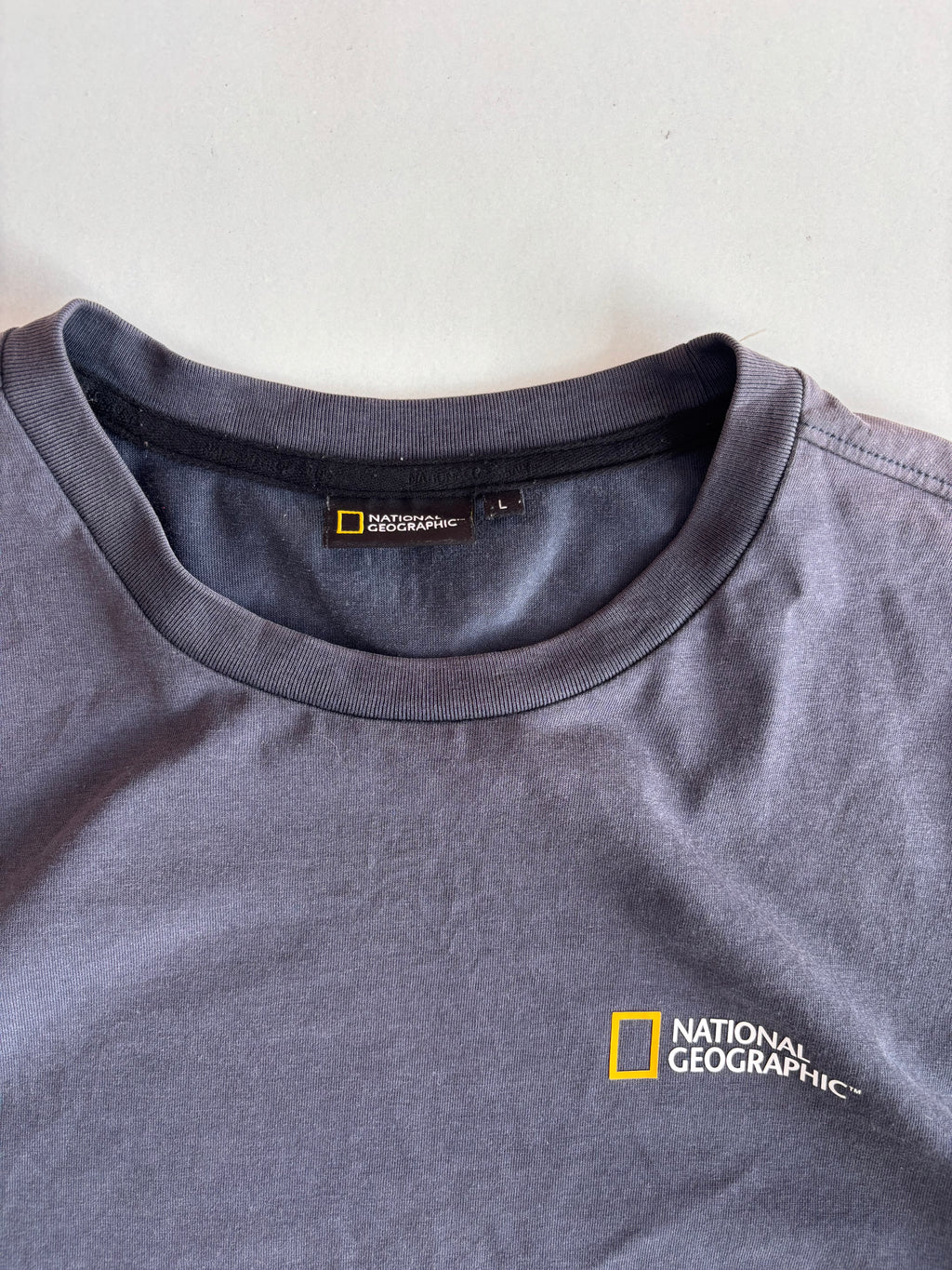 National Geographic tee (M)