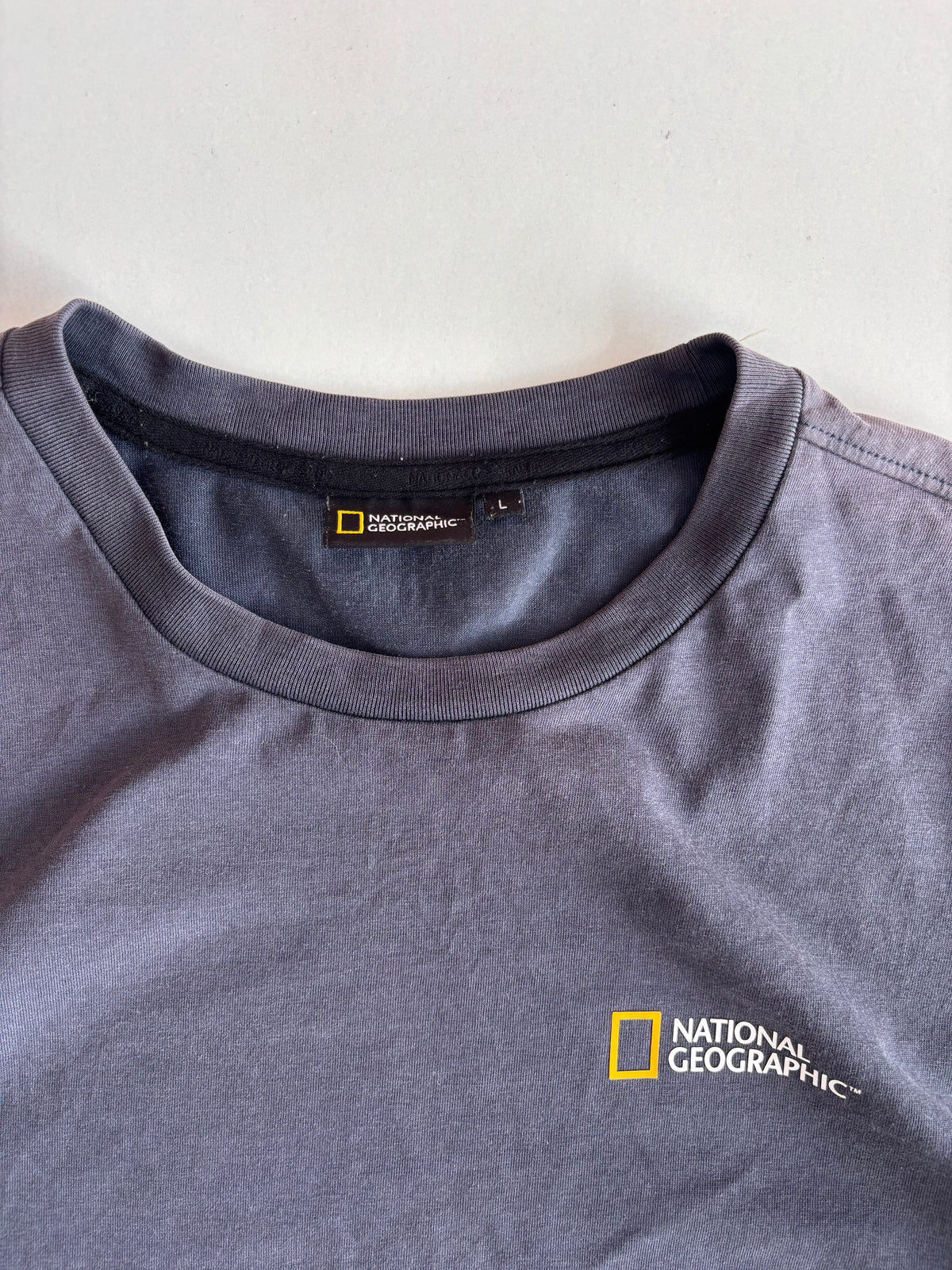National Geographic tee (M)