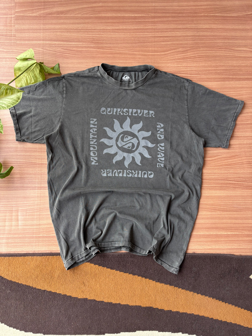 Quiksilver tee (L)