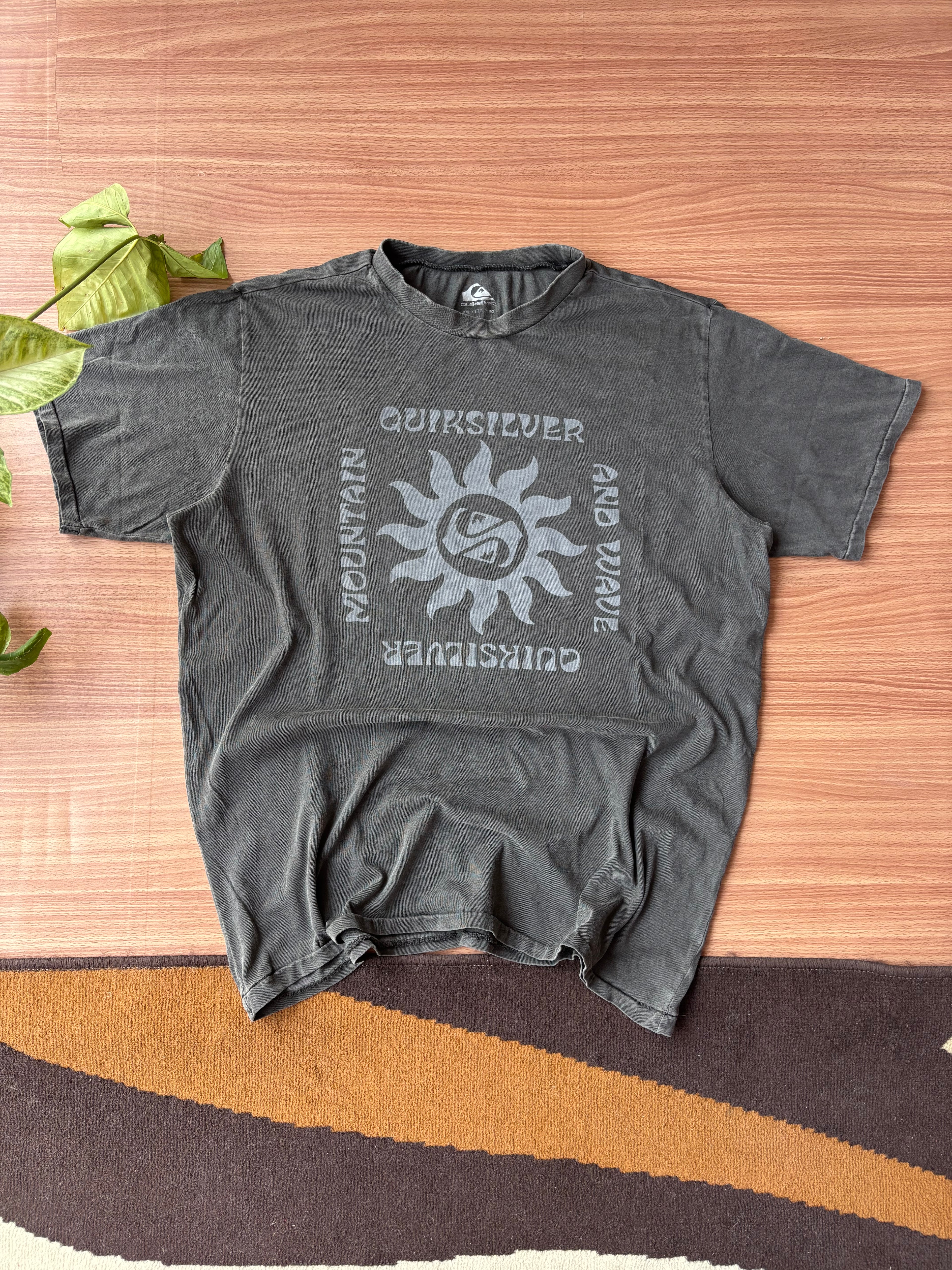 Quiksilver tee (L)