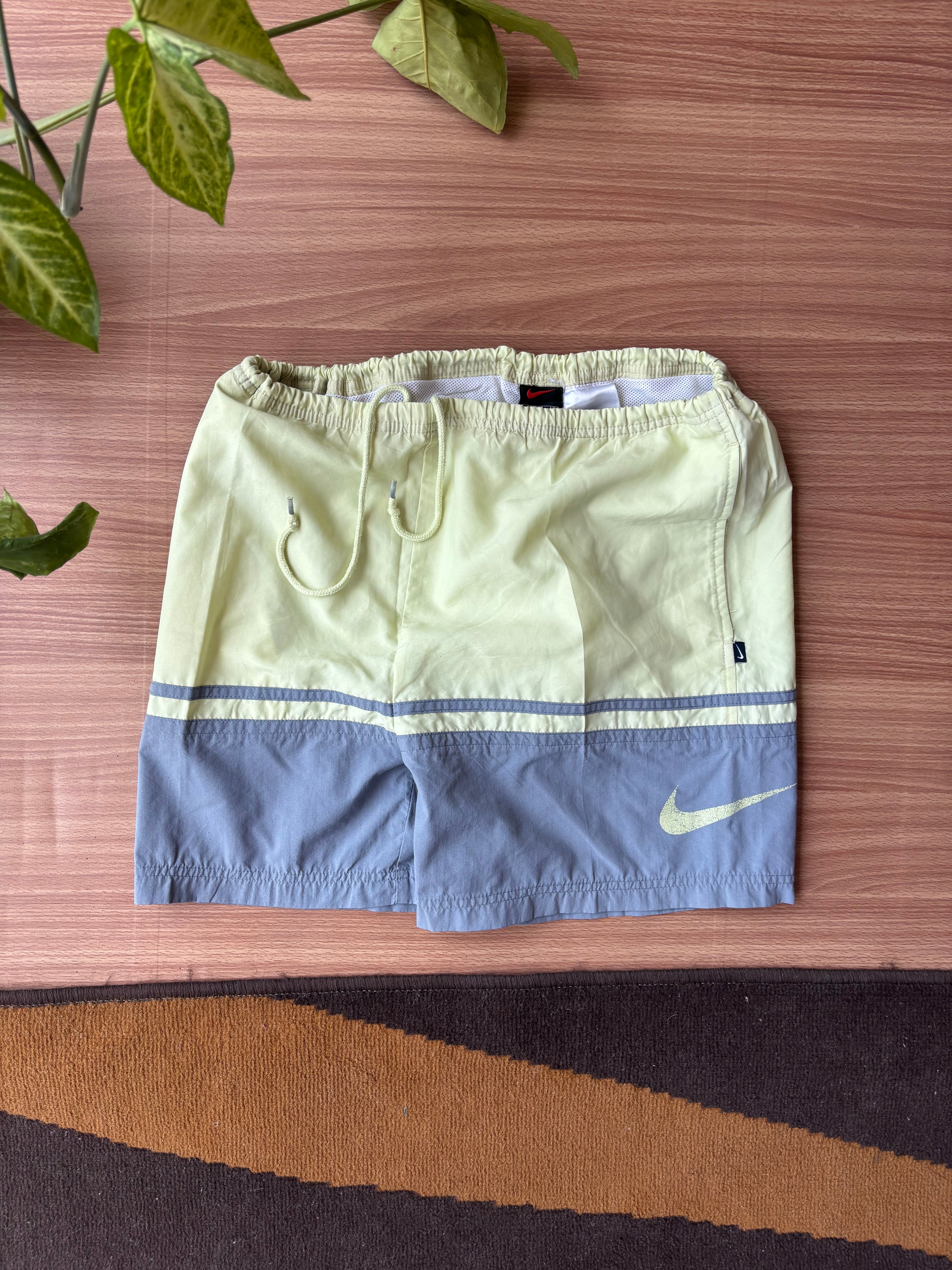 vintage 00’s nike shorts