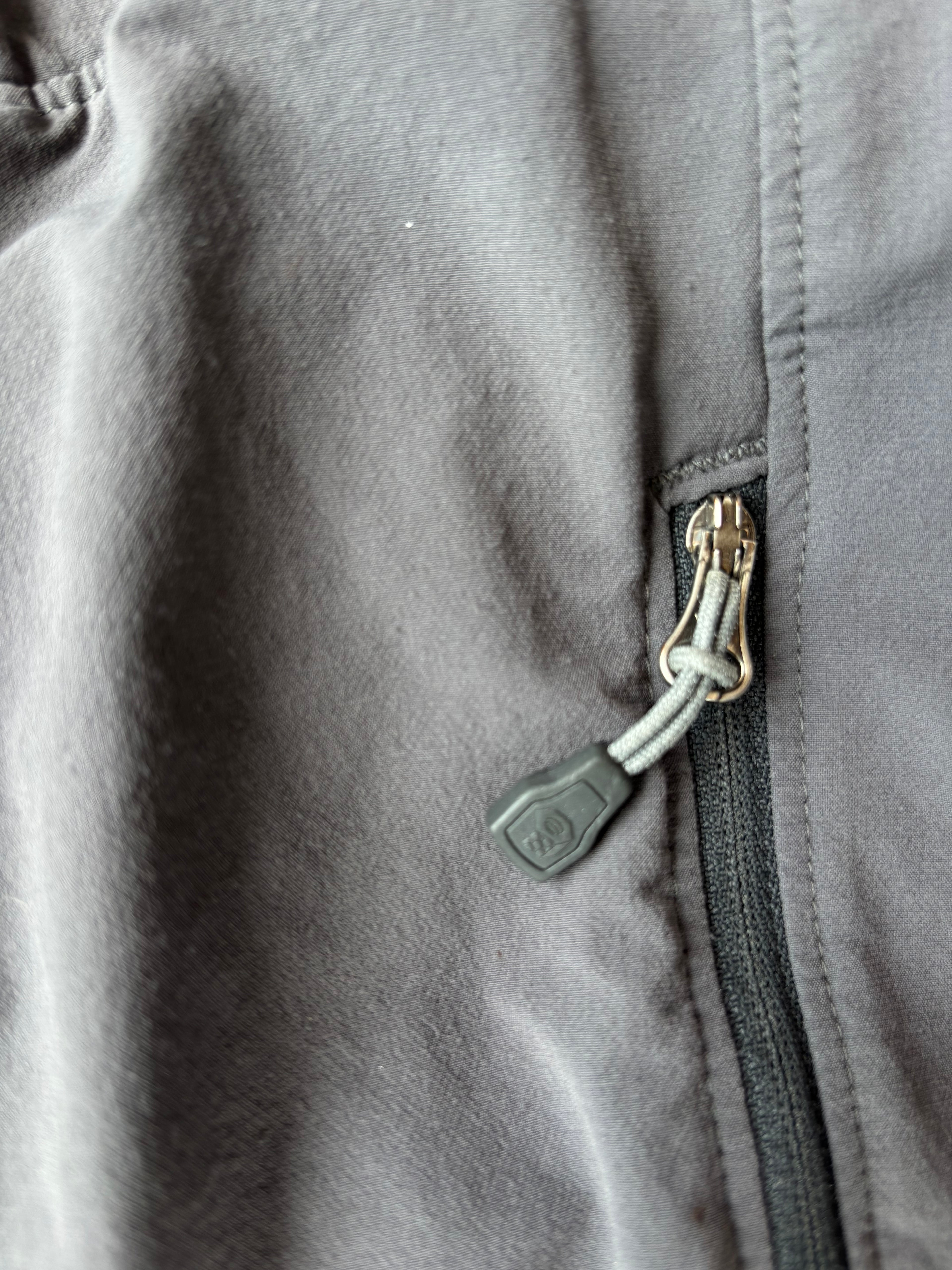 Mountain hardwear soft shell