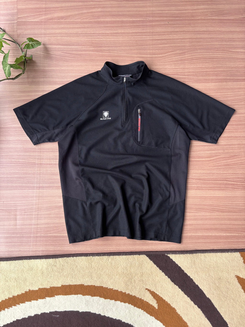 BlackYak tee (L)