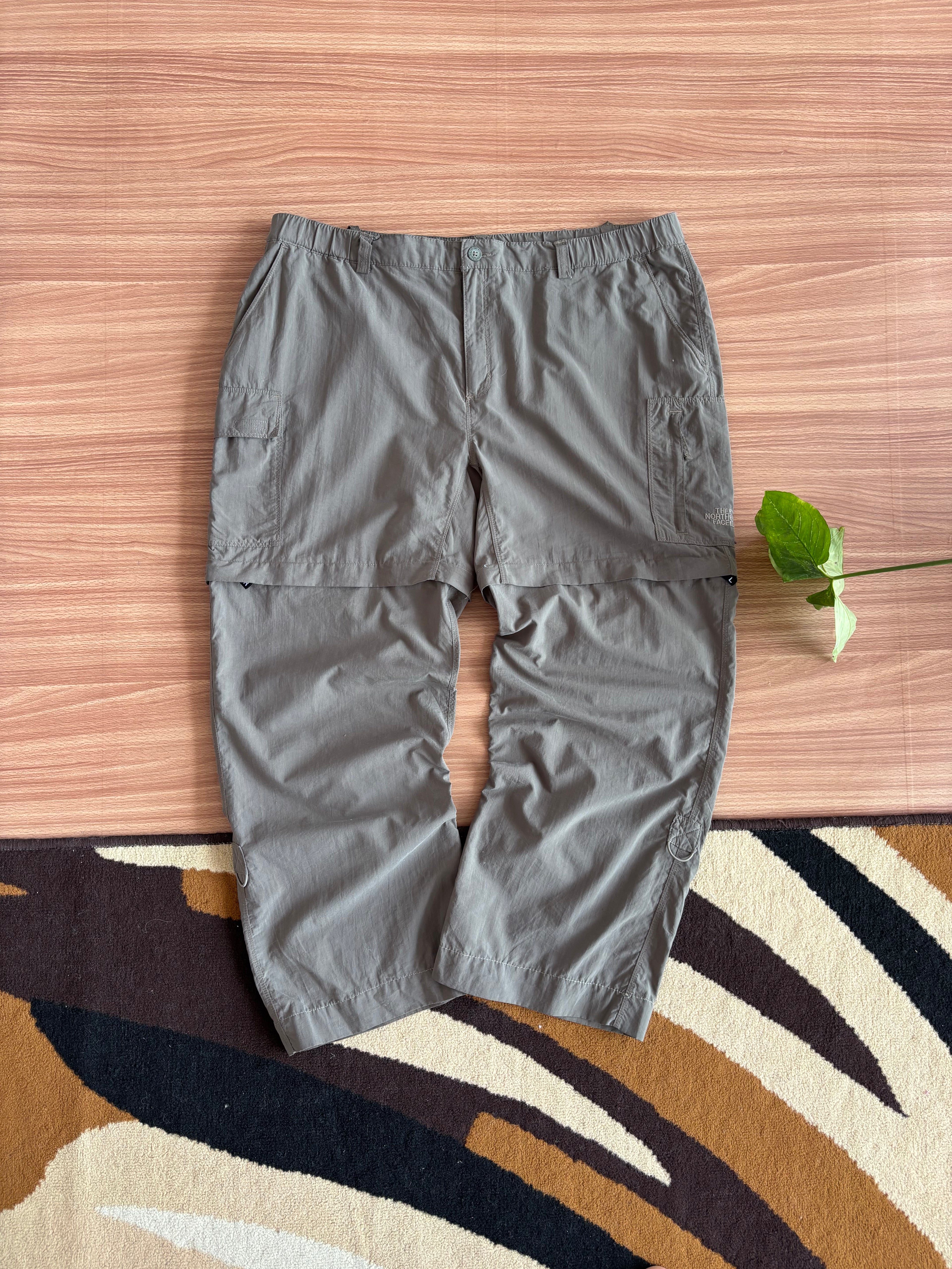 The North Face packable 3 way convertible LooseFit cargo