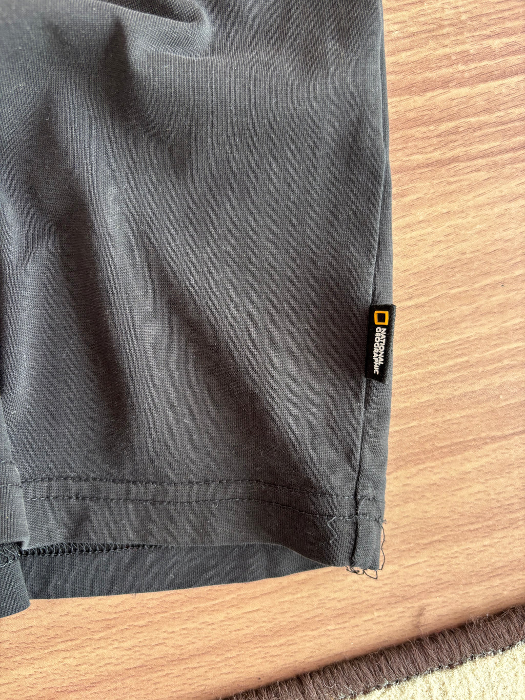 National Geographic tee (M)