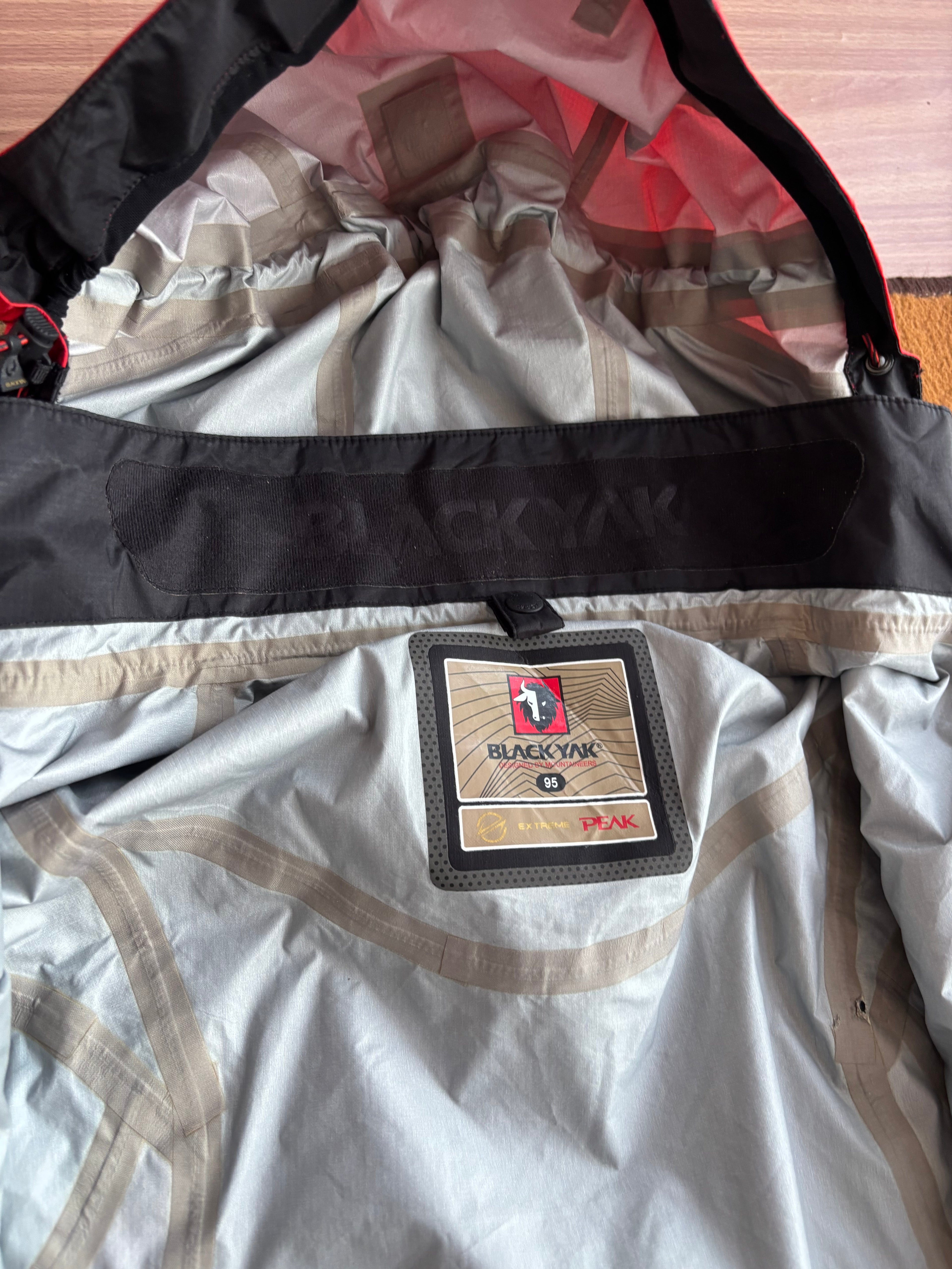 BlackYak extreme peak shell (S-M)