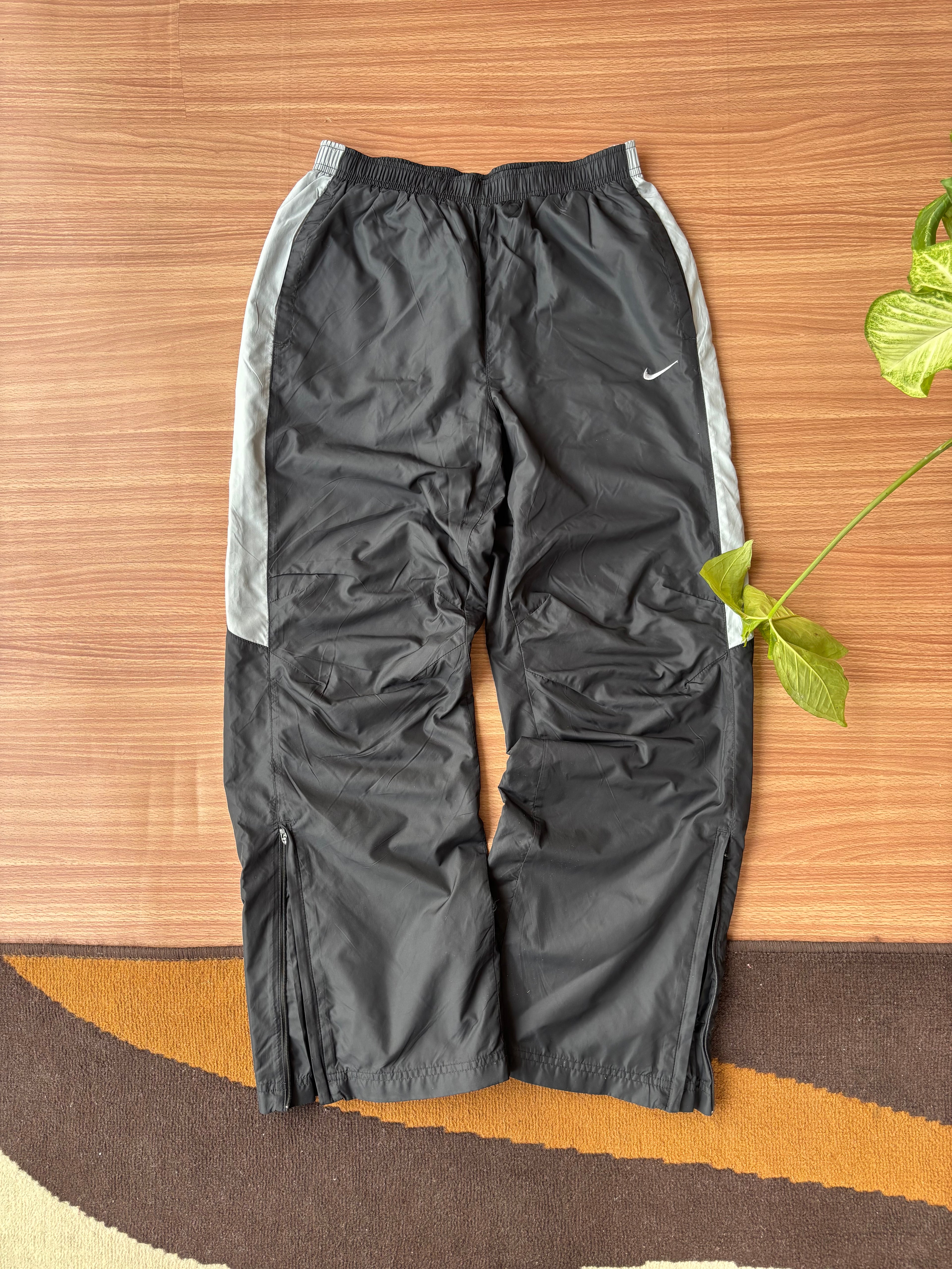 nike loose fit lower