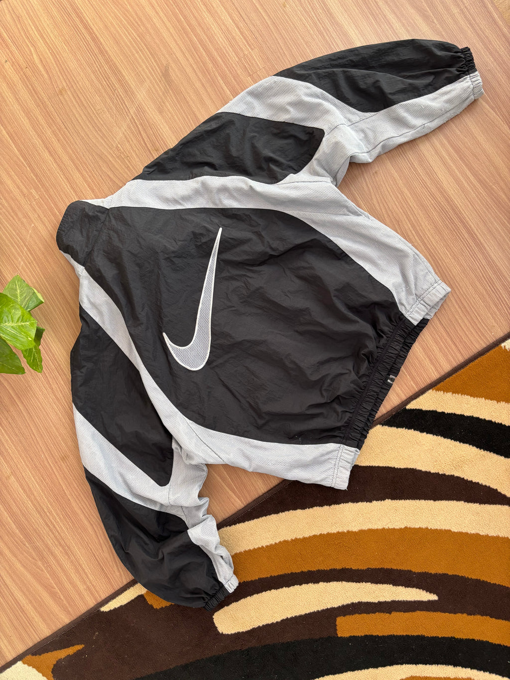 90’s Nike air big swoosh