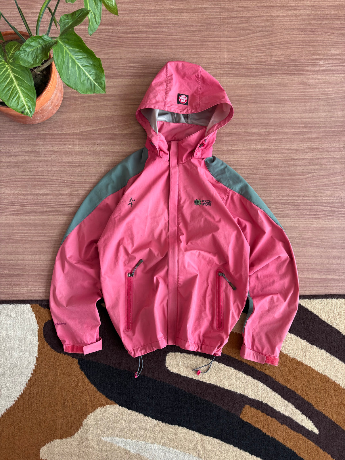 Kolon sports Gore windstopper shell (M)