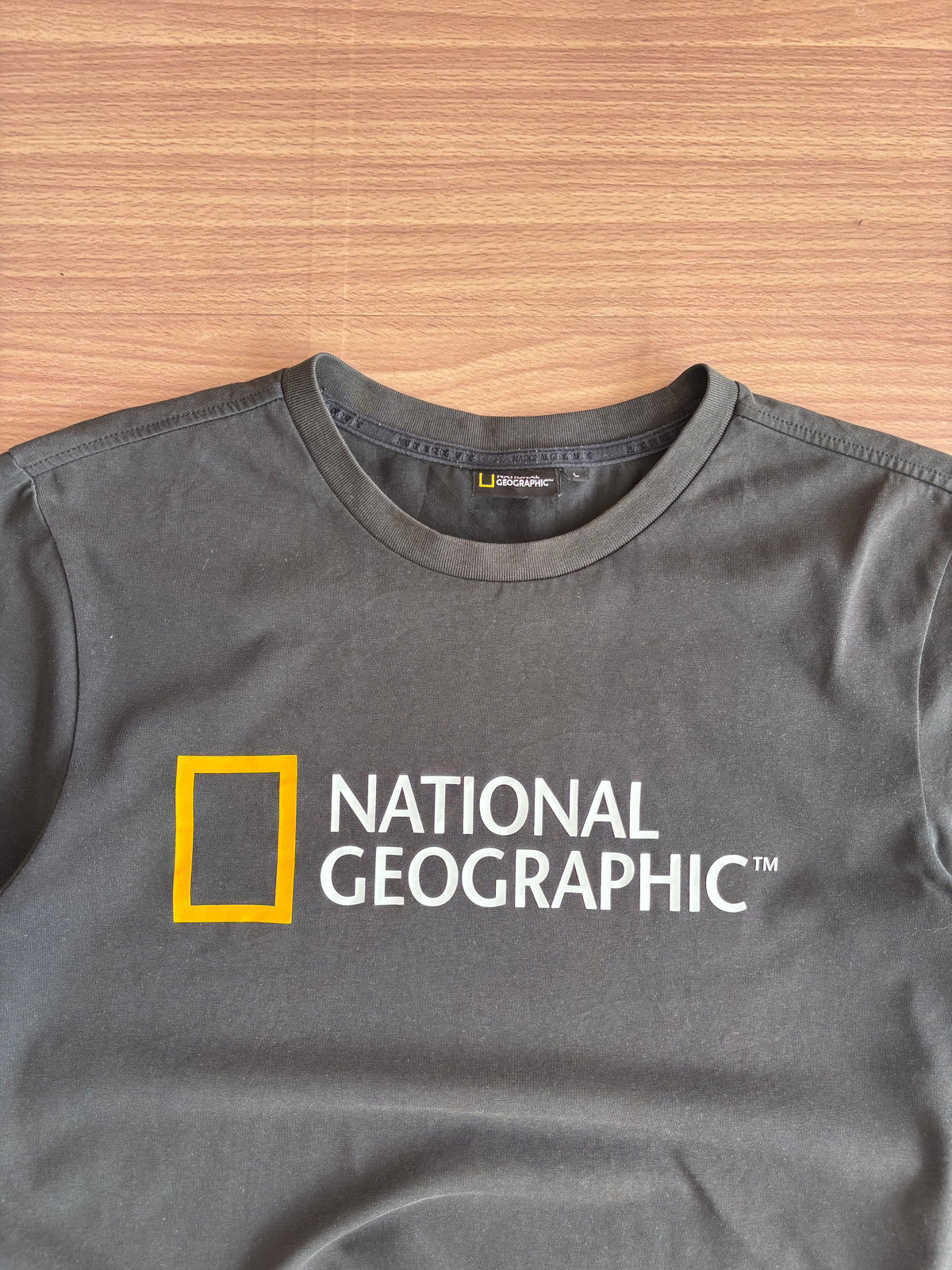 National Geographic tee (M)