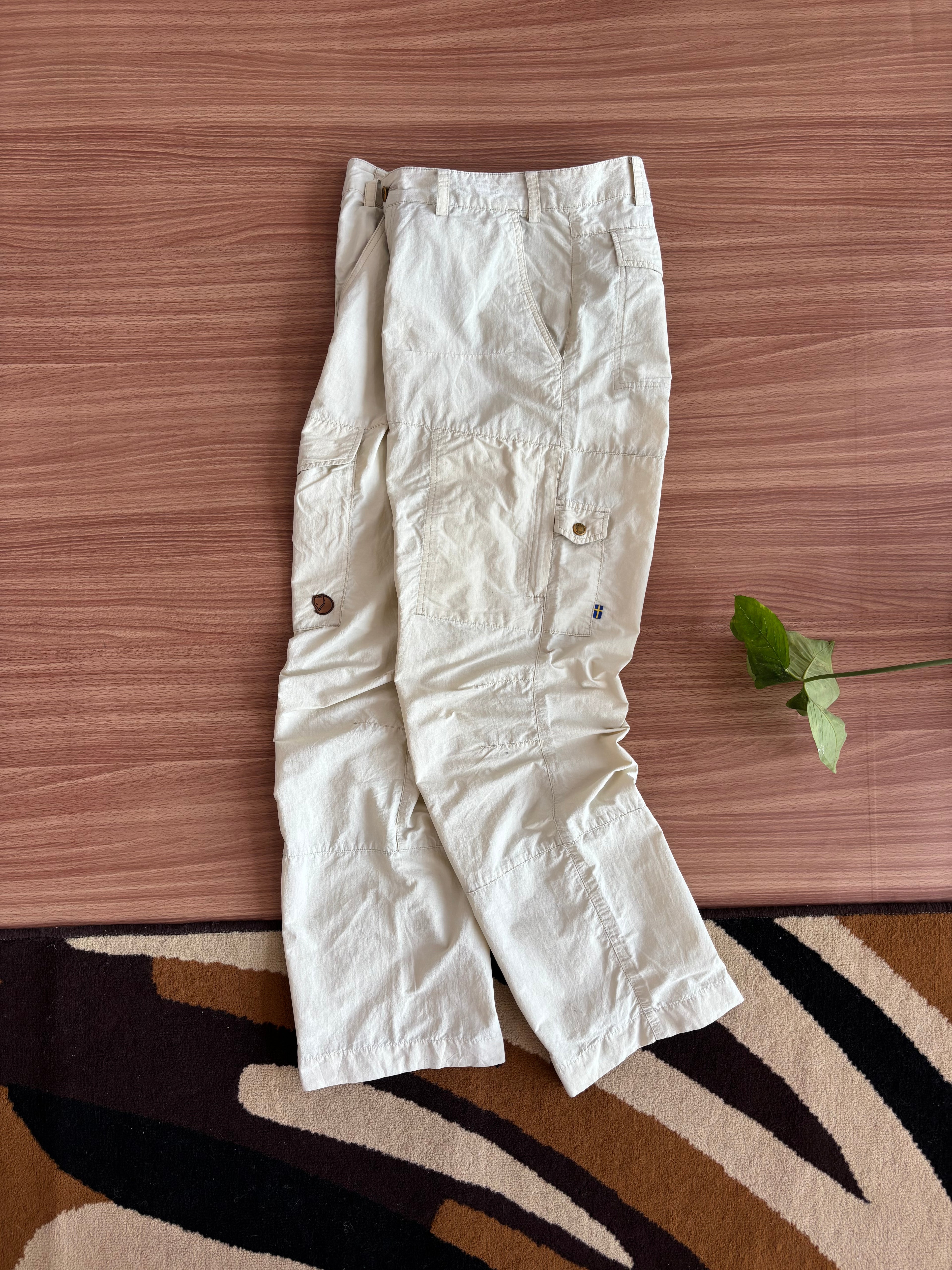 Fjall Raven Beige cargo shell