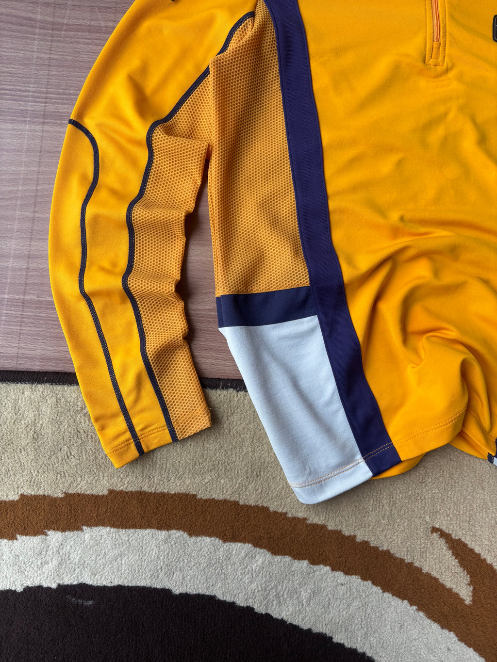 Kolon Sports tee (S) (M)