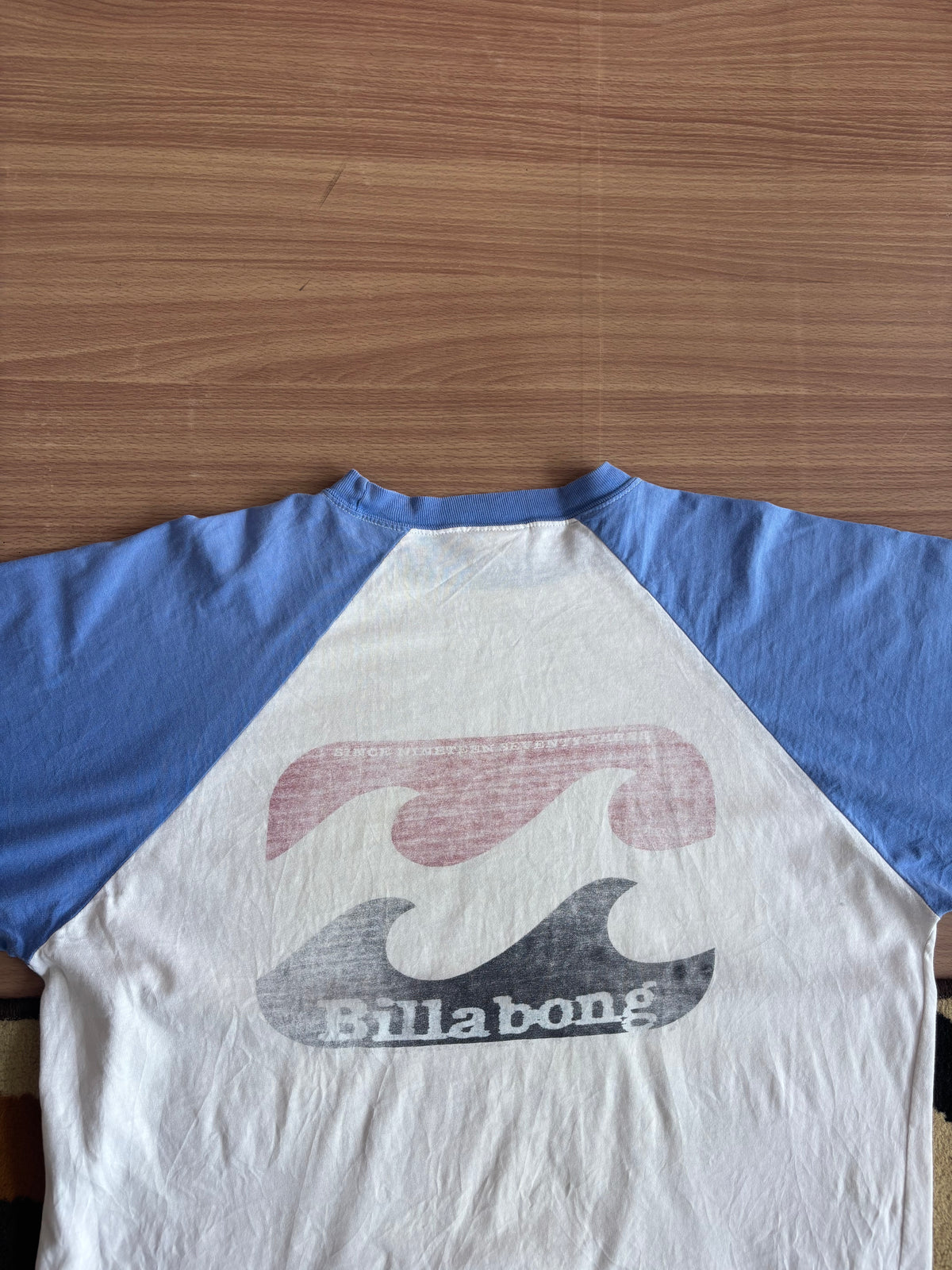 vintage Billabong raglan tee (L)