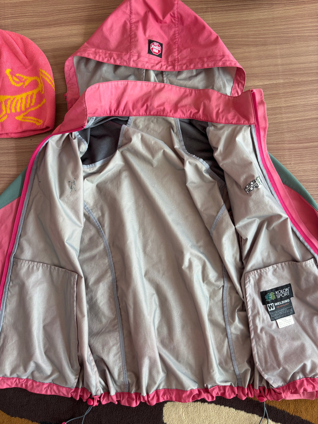 Kolon sports Gore windstopper shell (M)