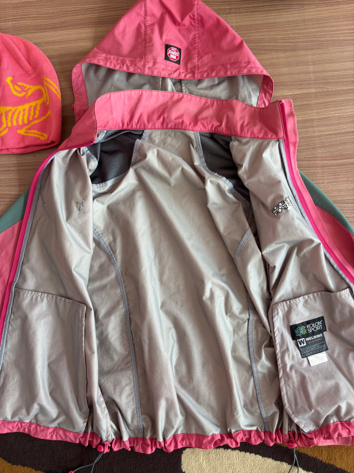 Kolon sports Gore windstopper shell (M)