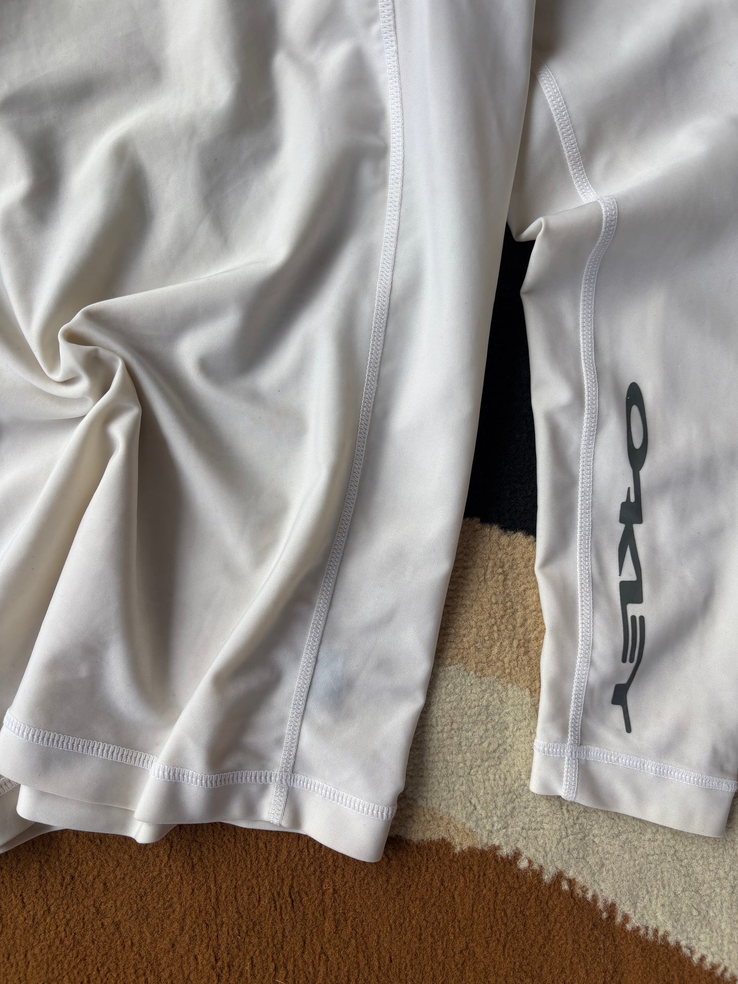 Oakley Surf Skin Rash Guard white