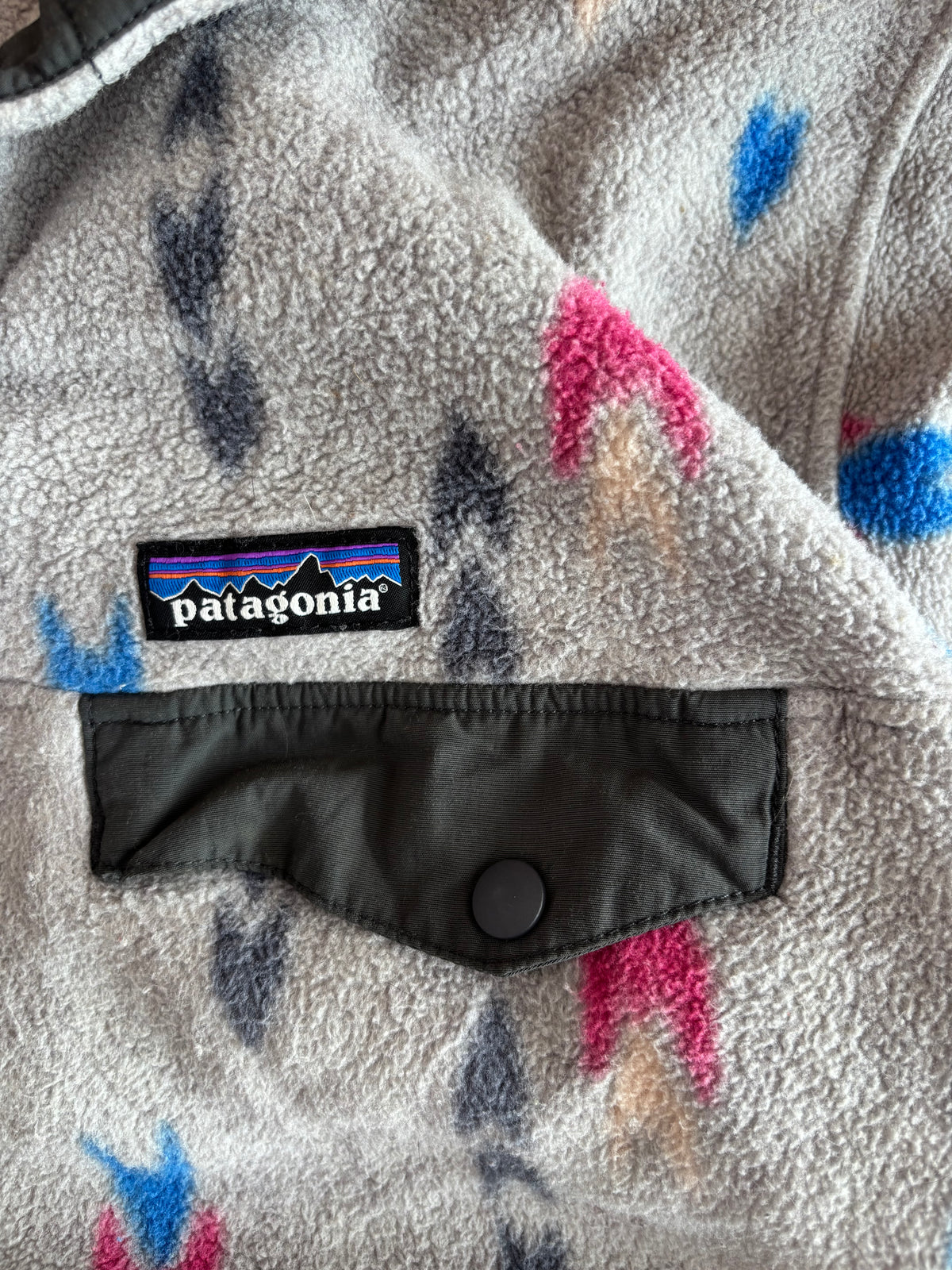 patagonia Grey Aztec Arrows synchilla fleece (S)
