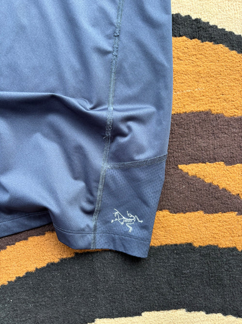 Arcteryx active wear tee (S)