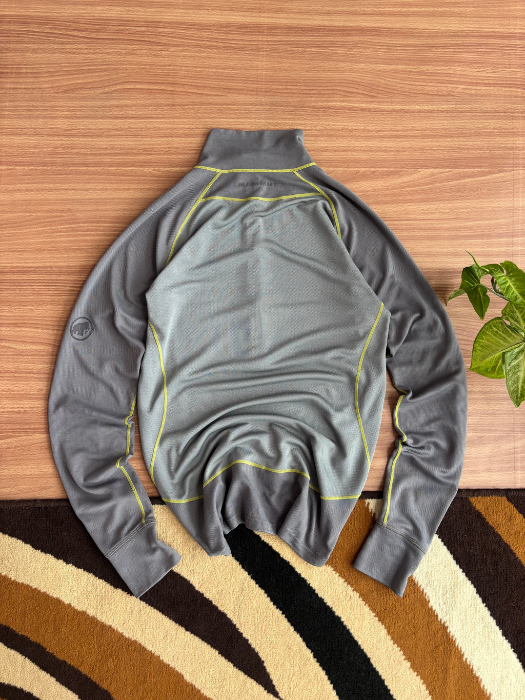 Mammut full sleeve base layer/ Tee (S-M)