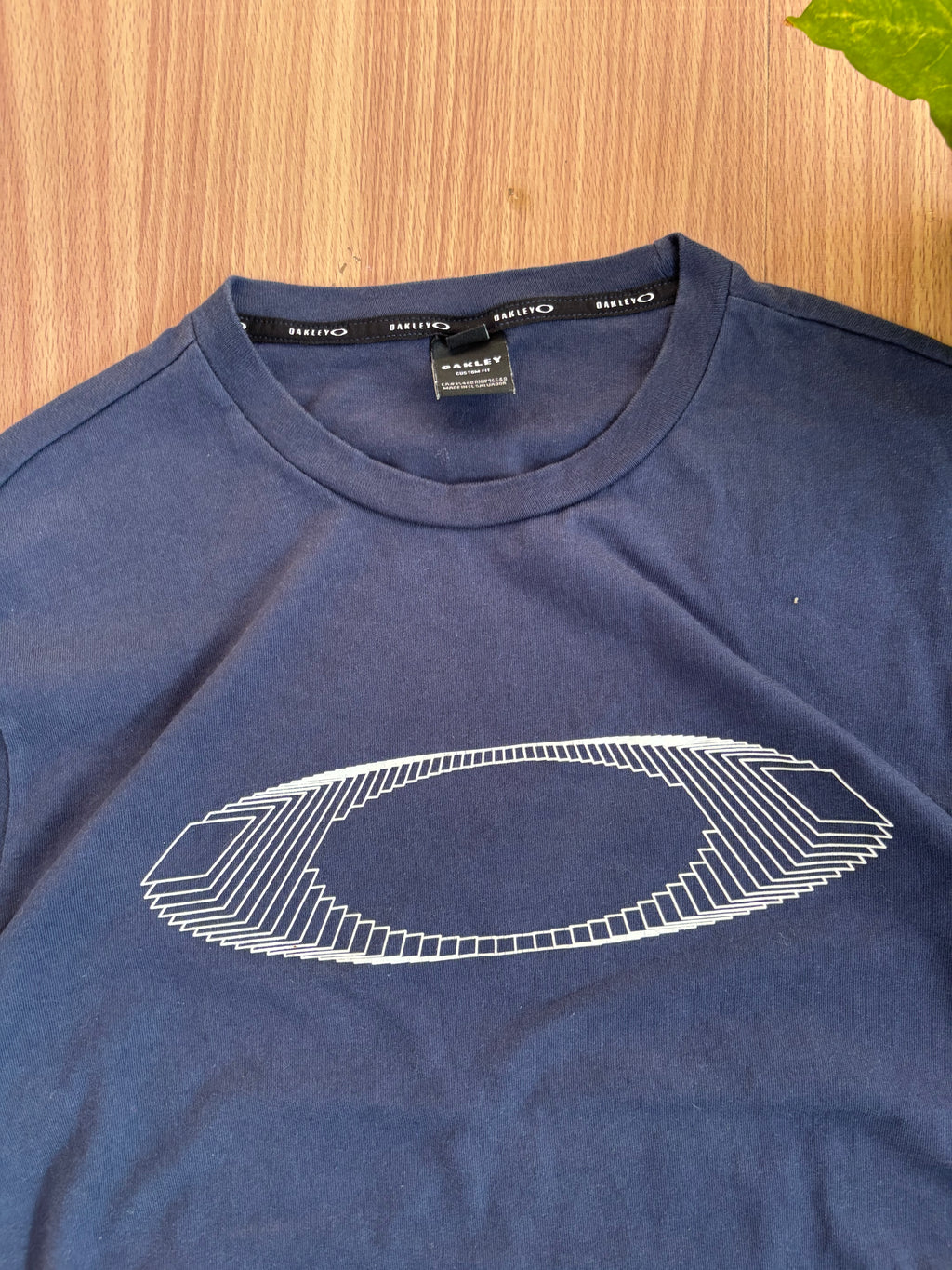 oakley tee