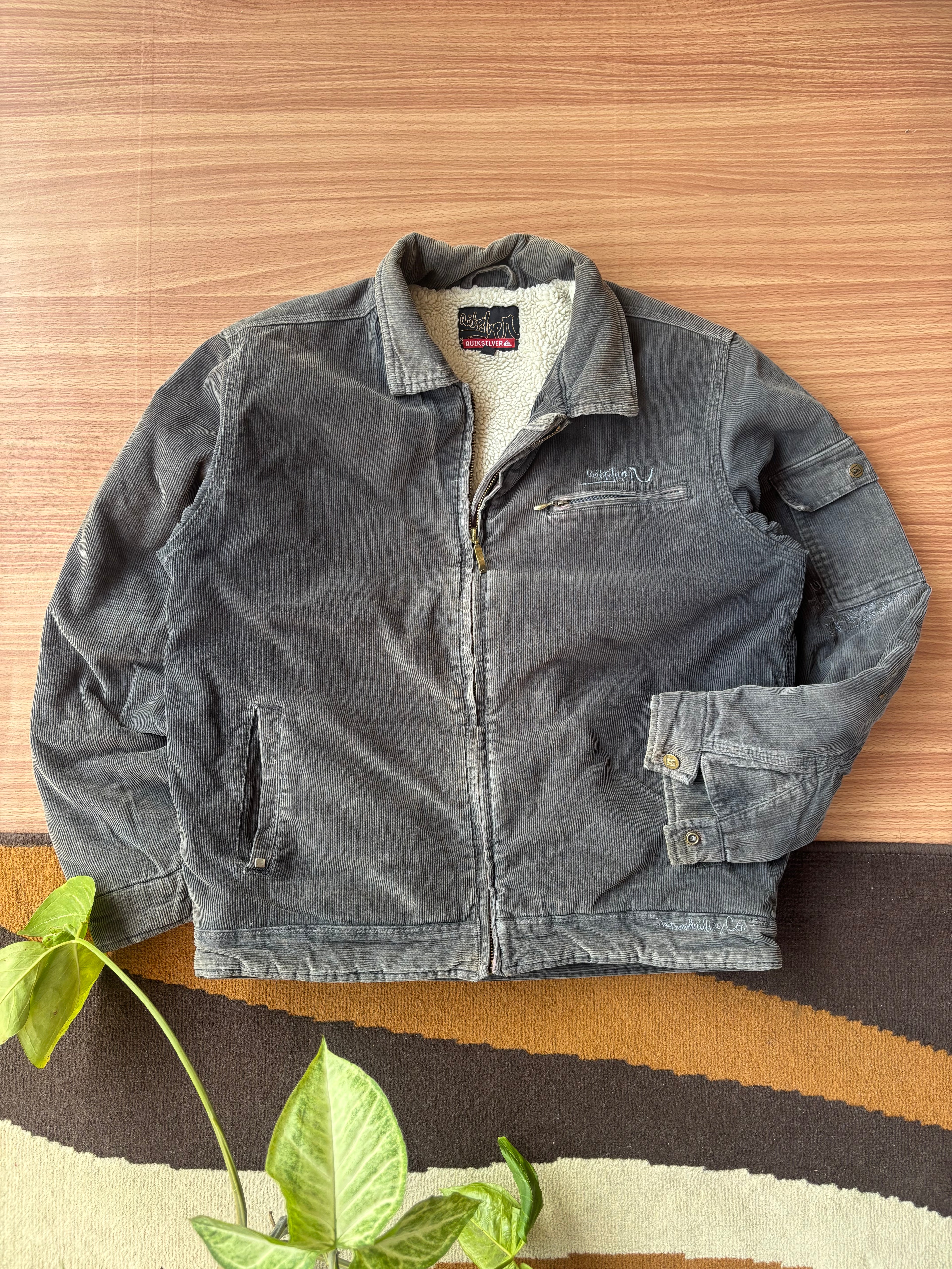 Quiksilver Vintage Corduroy fleece lined jacket (M)