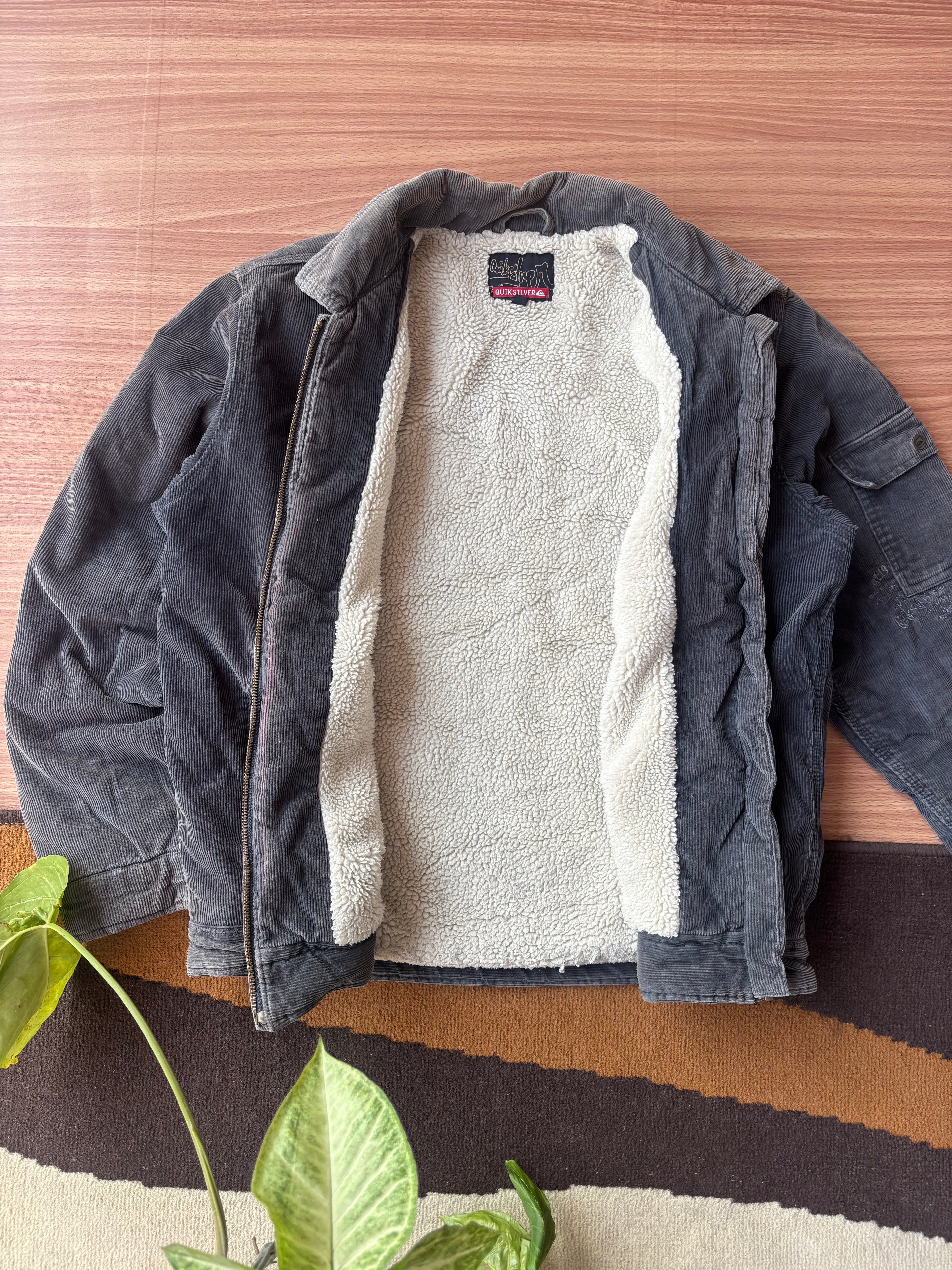 Quiksilver Vintage Corduroy fleece lined jacket (M)