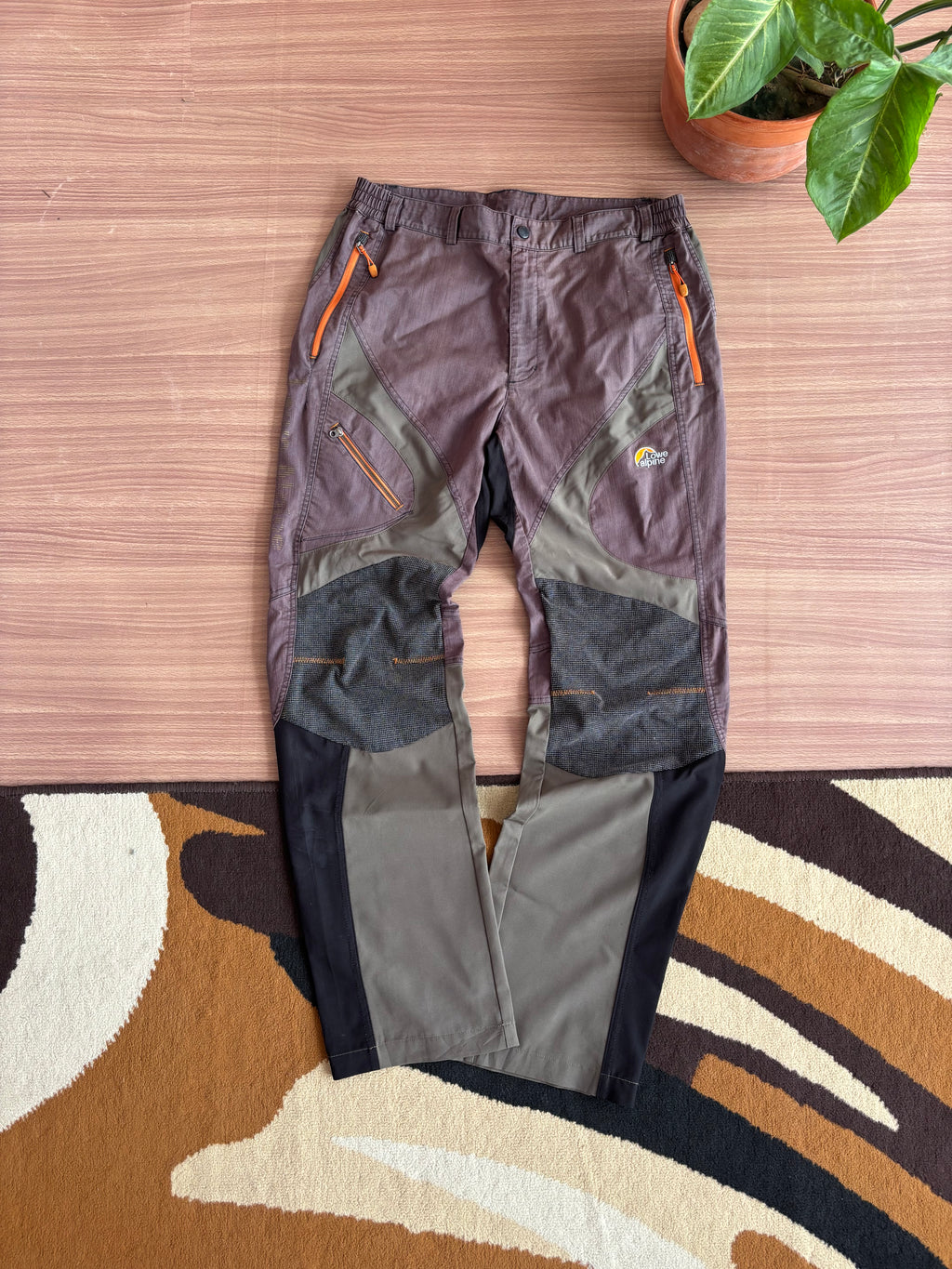 Lowe alpine hiking pants (32)