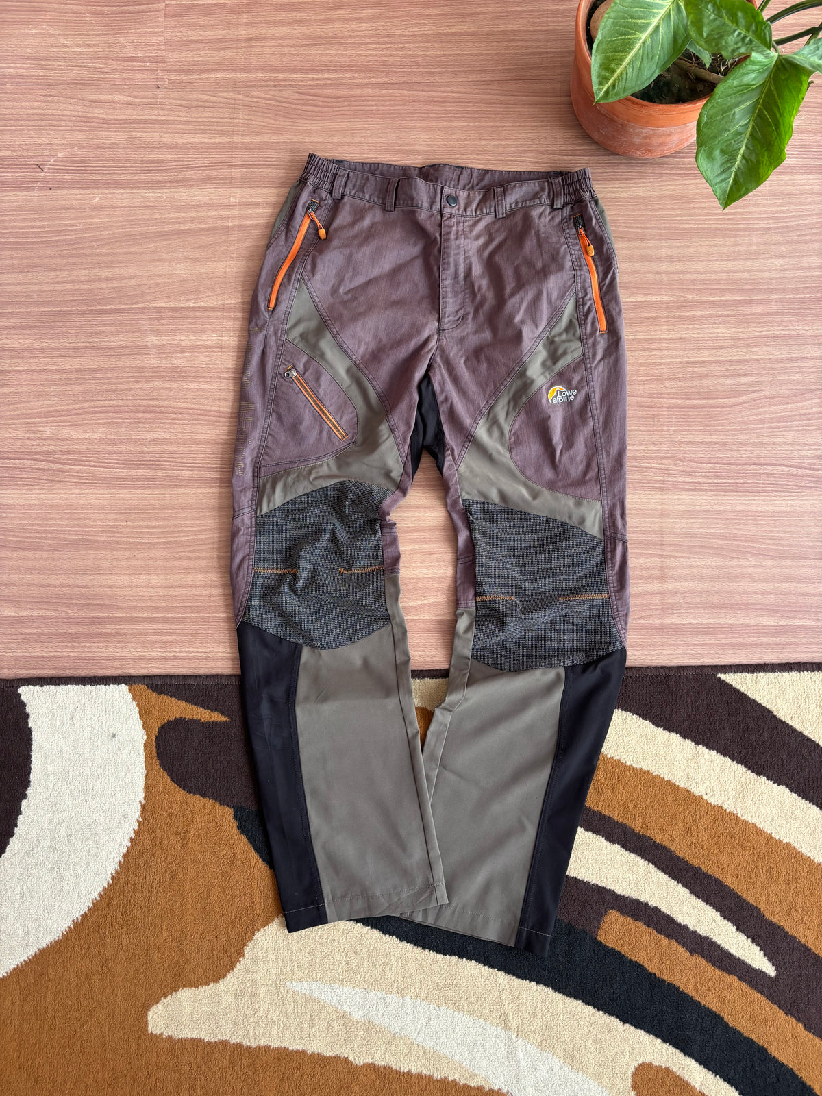 Lowe alpine hiking pants (32)