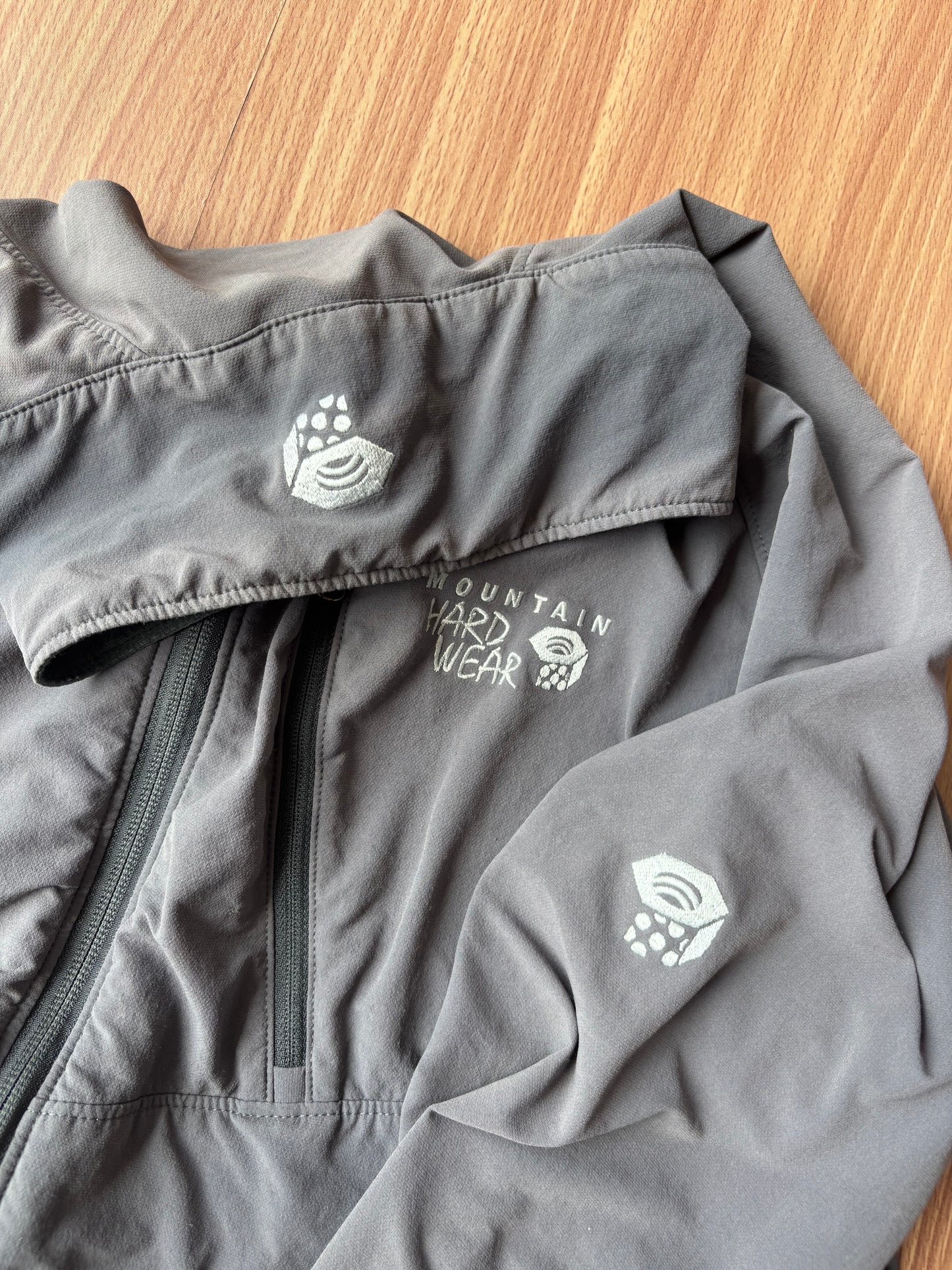 Mountain hardwear soft shell