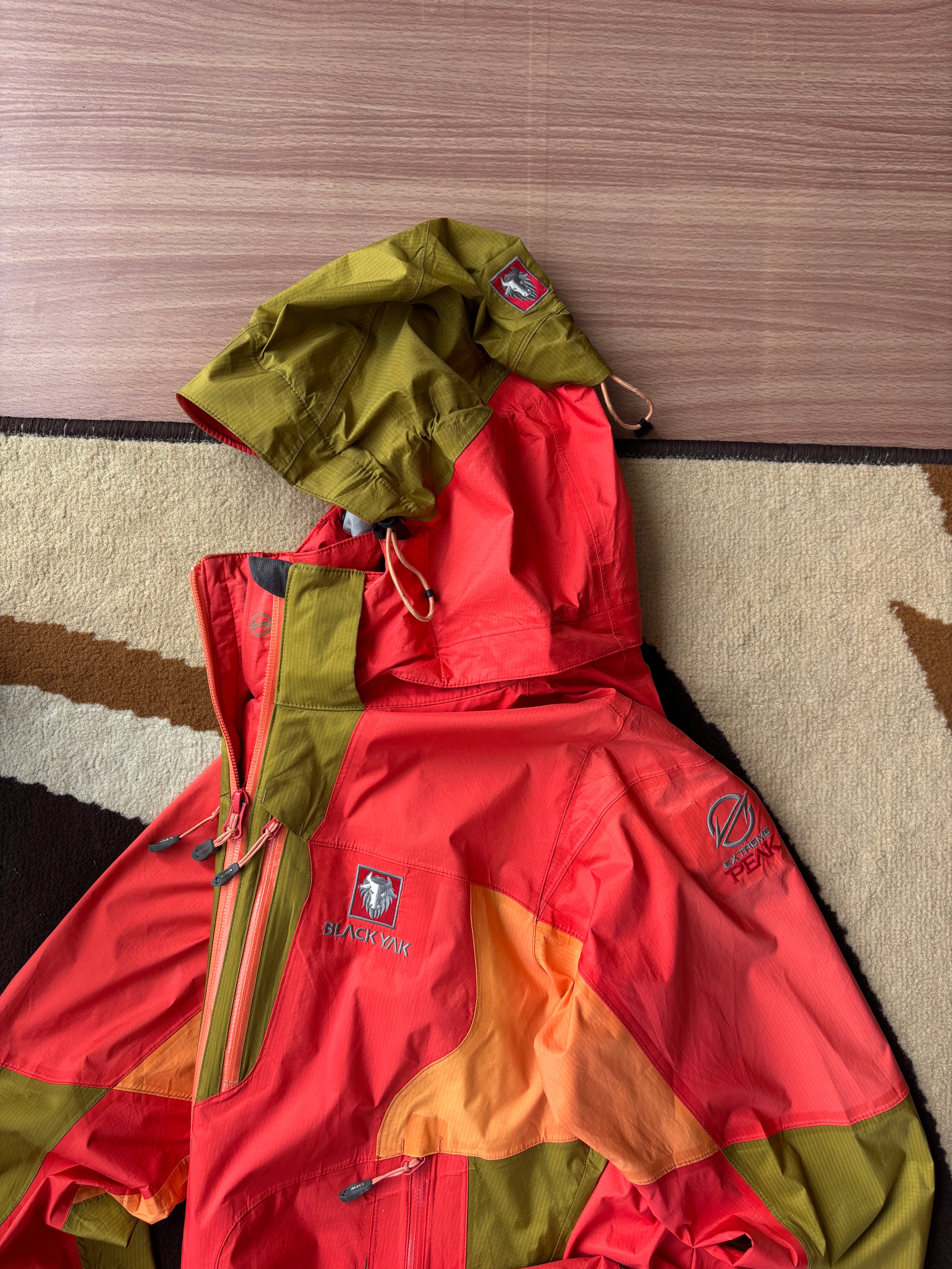 BlackYak windstopper shell (M)