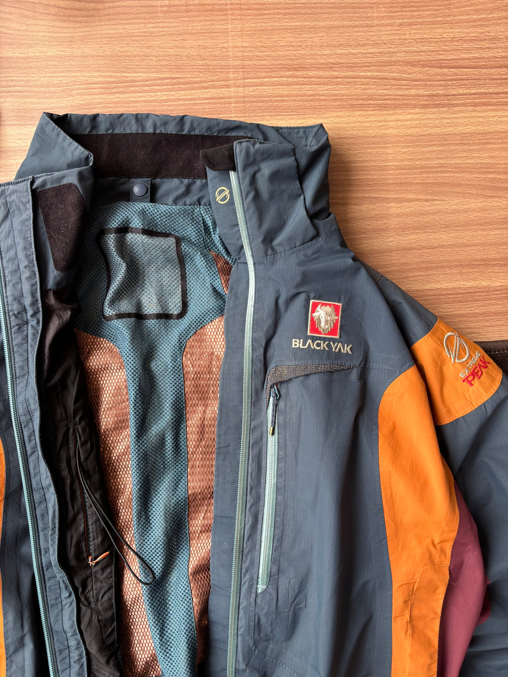 BlackYak Extreme peak Goretex Shell (L)