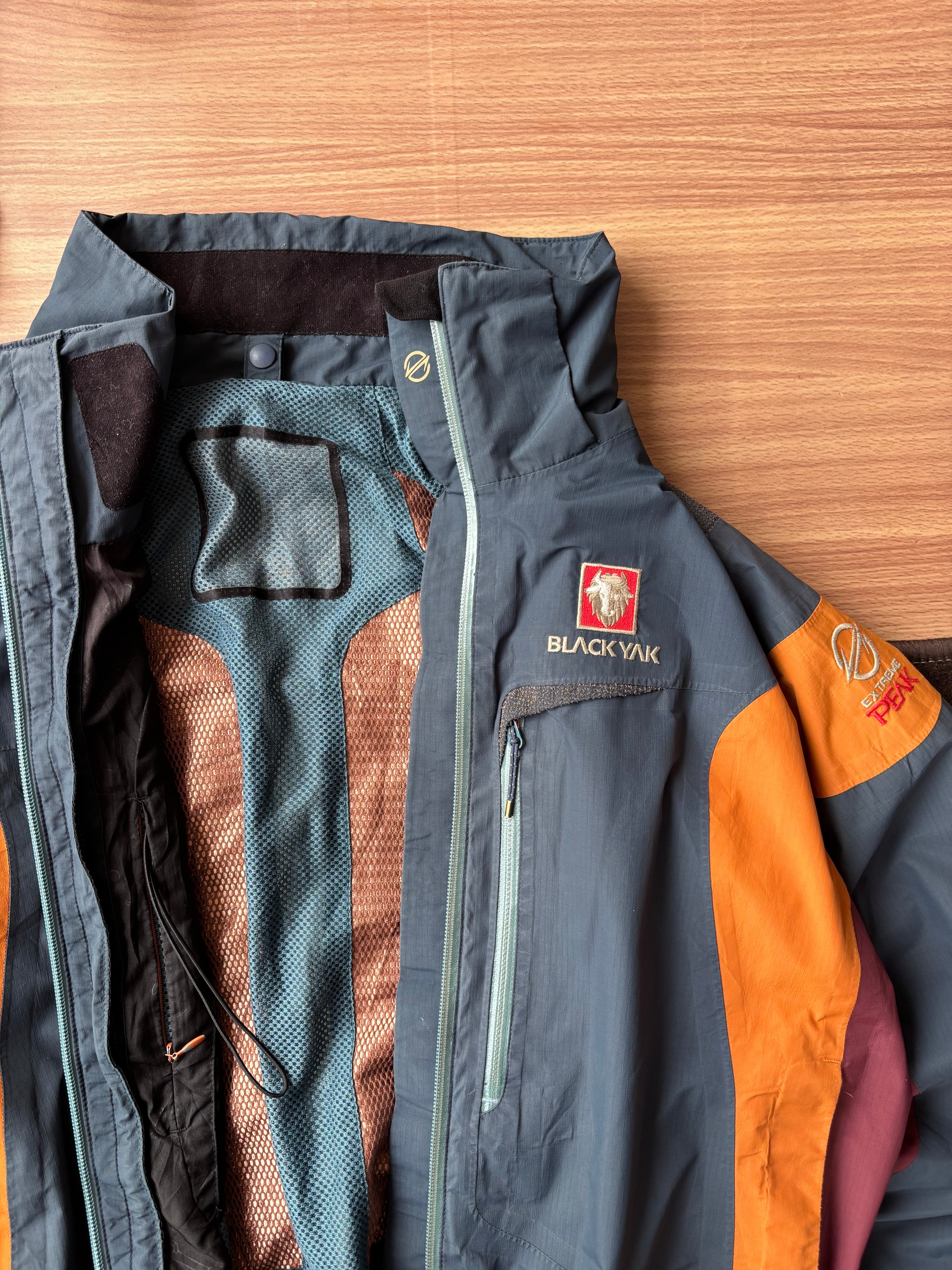BlackYak Extreme peak Goretex Shell (L)