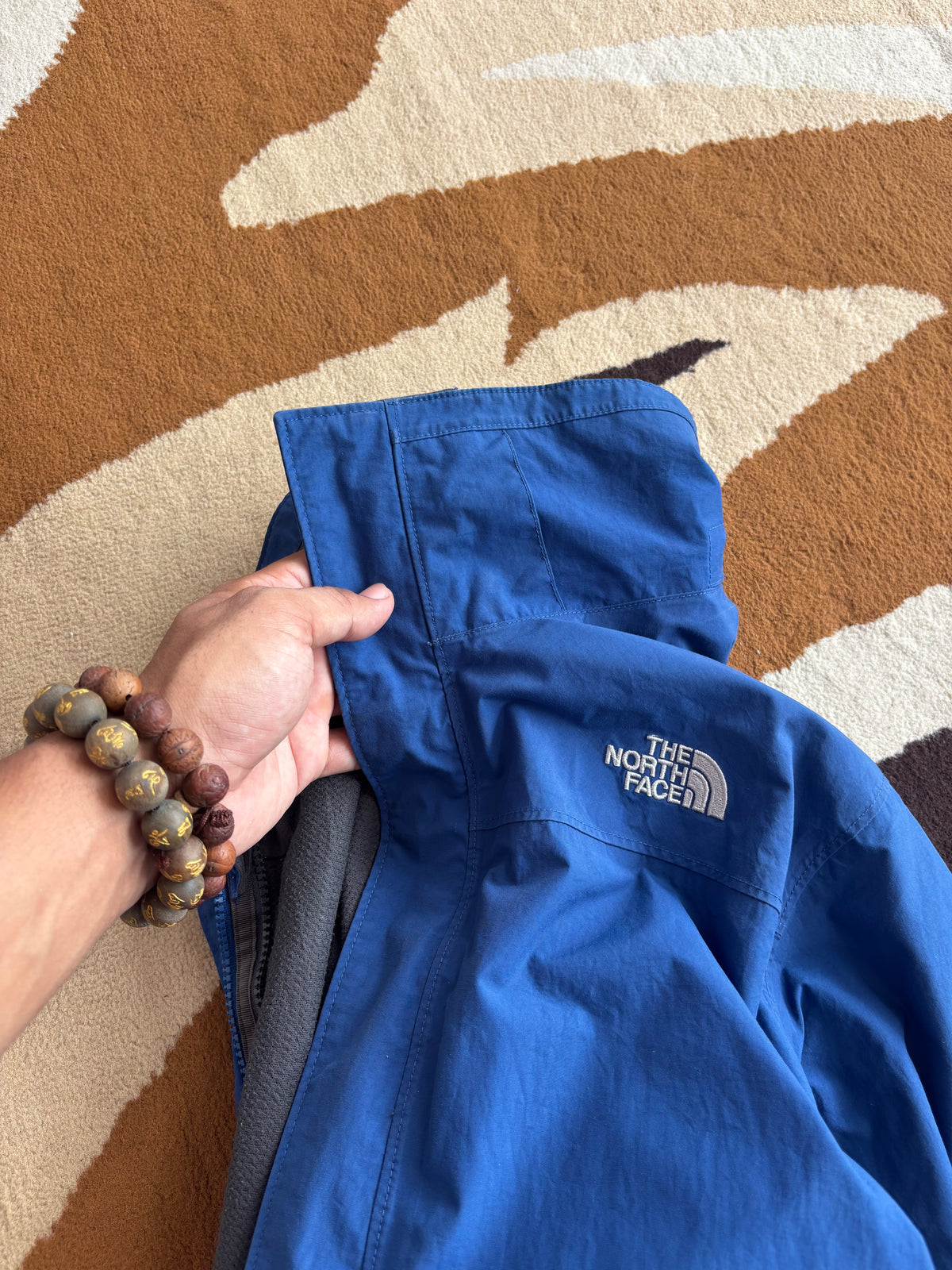 The North Face HyVent shell (L)
