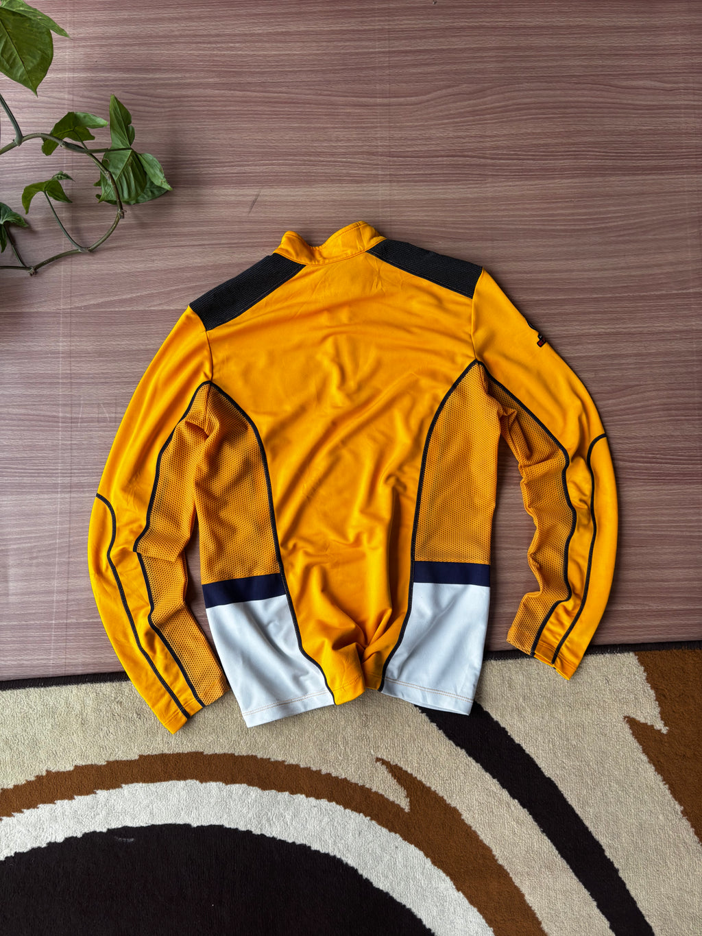 Kolon Sports tee (S) (M)