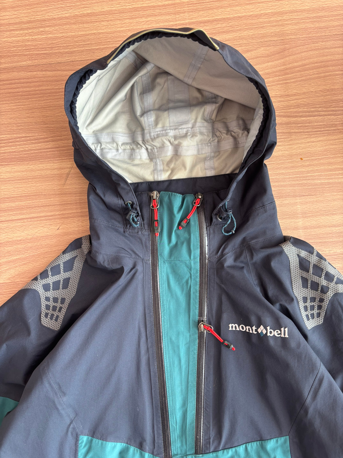Montbell Zero point goretex shell (M-L)
