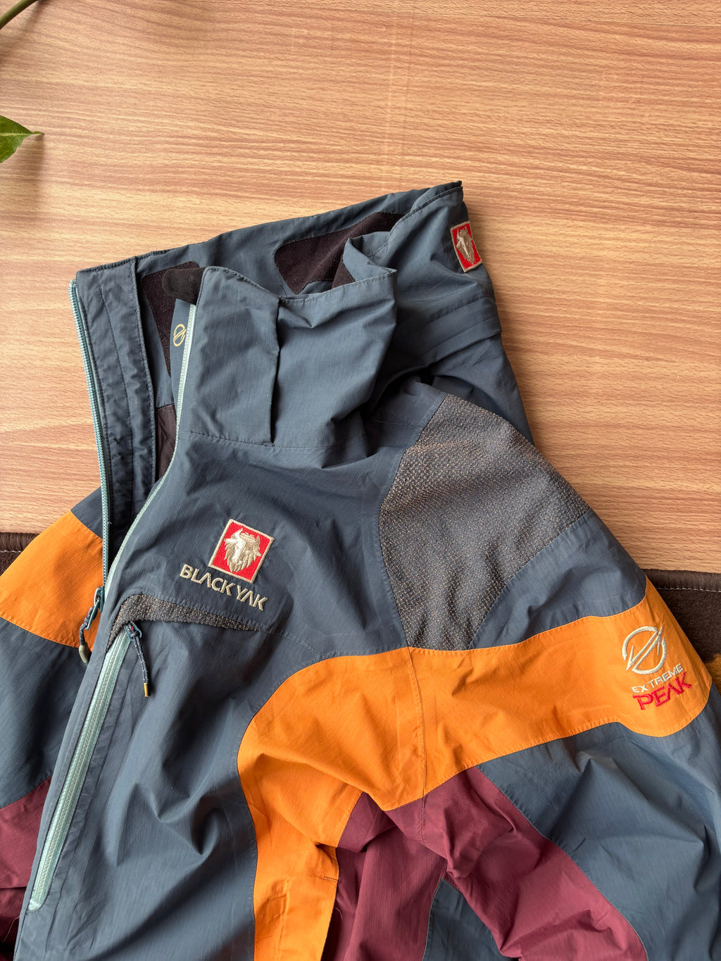BlackYak Extreme peak Goretex Shell (L)